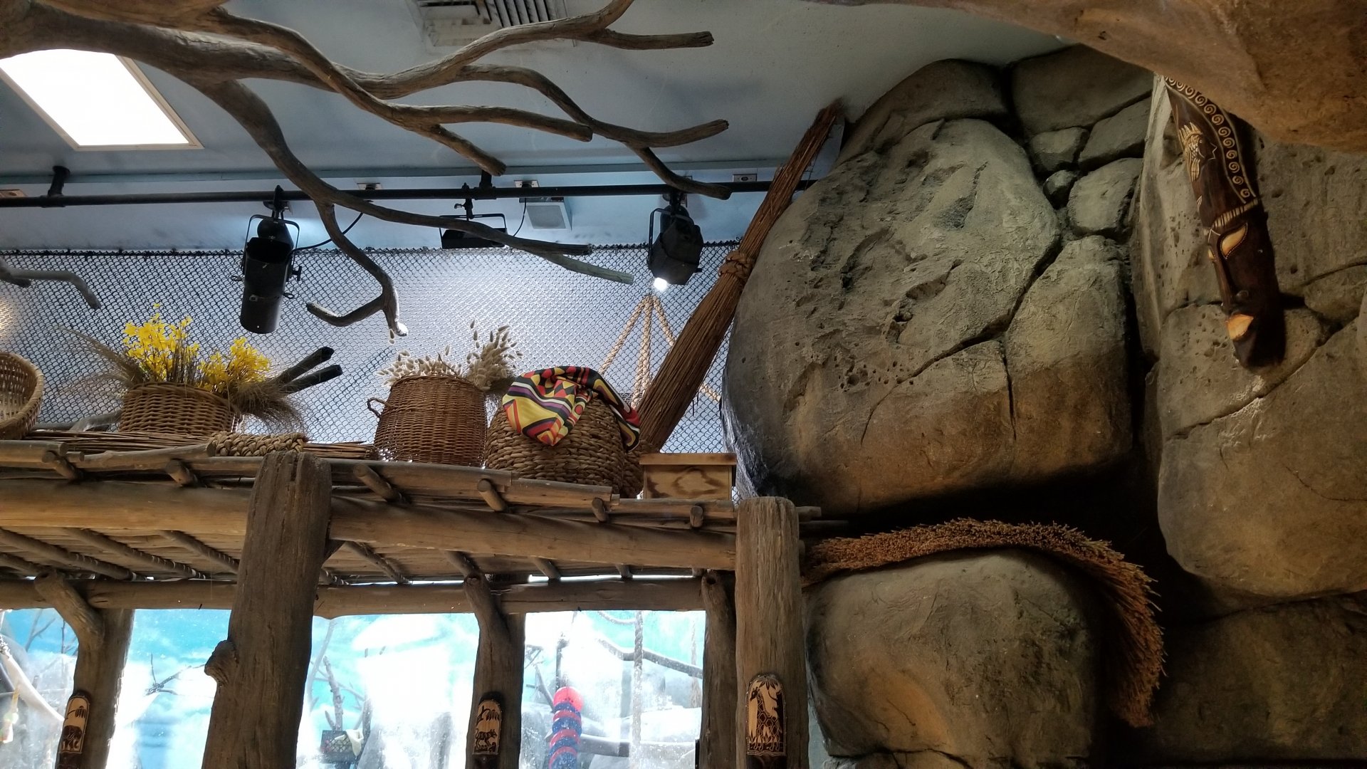 Staten Island Zoo - Example of upper decor; the entire building space is used