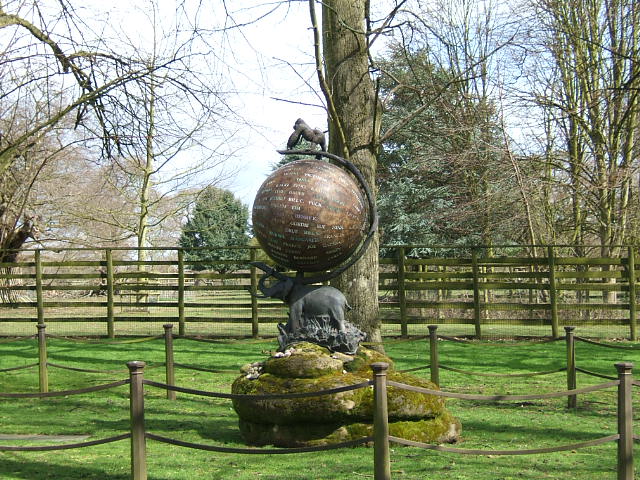 Statue at Howletts Wild Animal Park, 3 April 2010