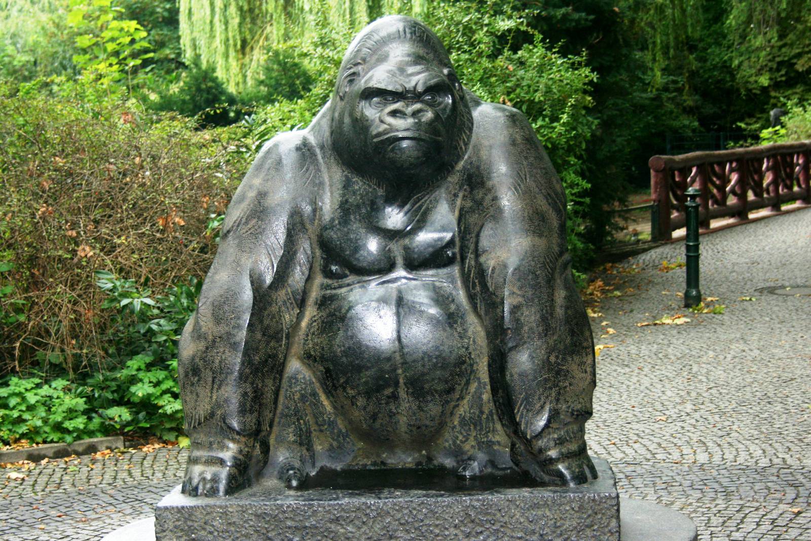 Statue of gorilla (Bobby); Berlin Zoo; 8th September 2011