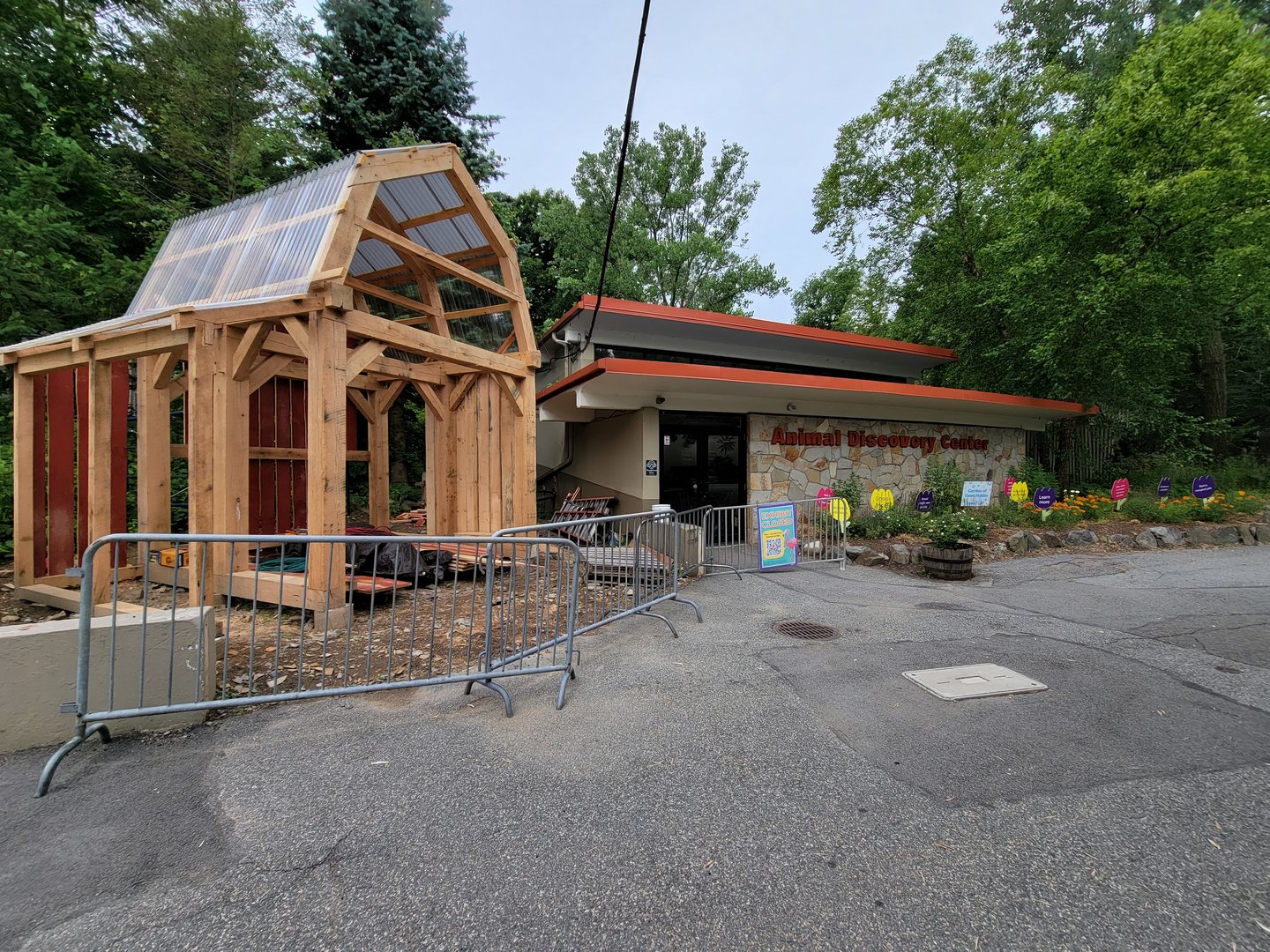 Stone Zoo 7/22 - Animal Disocvery Center construction