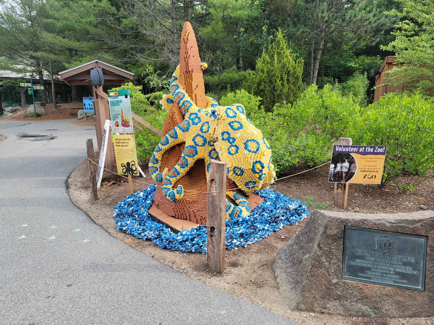 Stone Zoo 7/22 - Lego sculpture