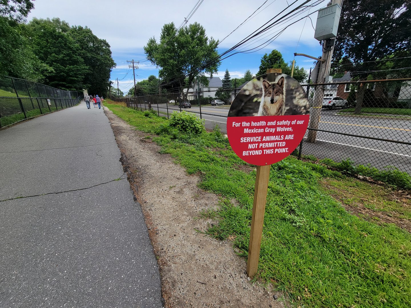 Stone Zoo 7/22 - Path to Mexican wolves, no service dogs beyond that point