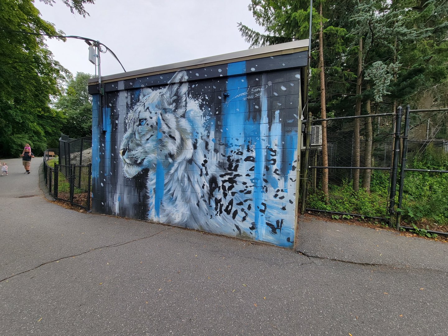 Stone Zoo 7/22 - Snow leopard mural