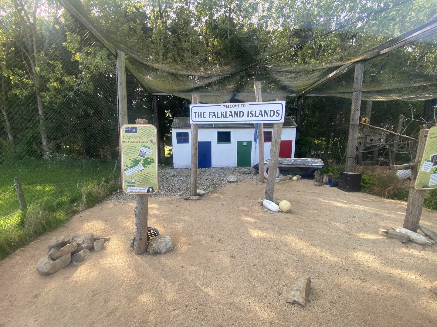 Striated caracara aviary 280425