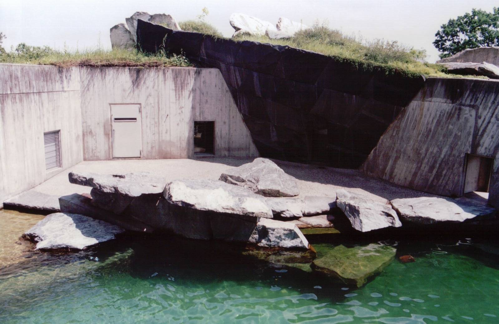 Stuttgart 1999 - Second Polar Bear exhibit