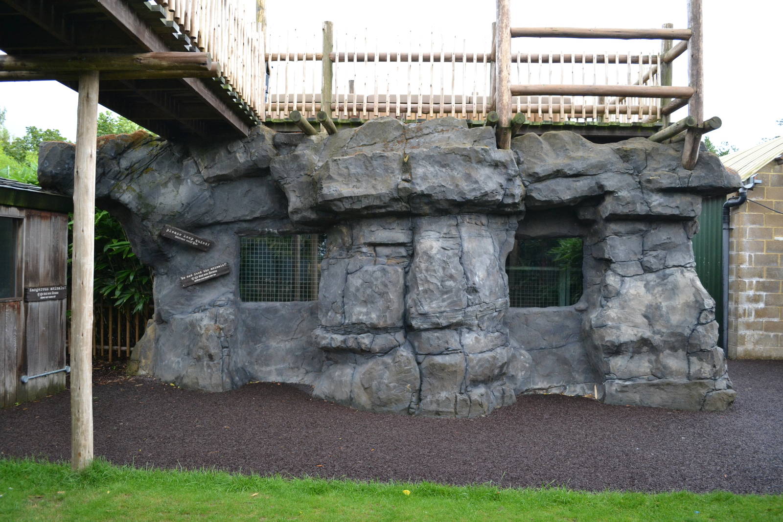 Sun bear Indoor housing