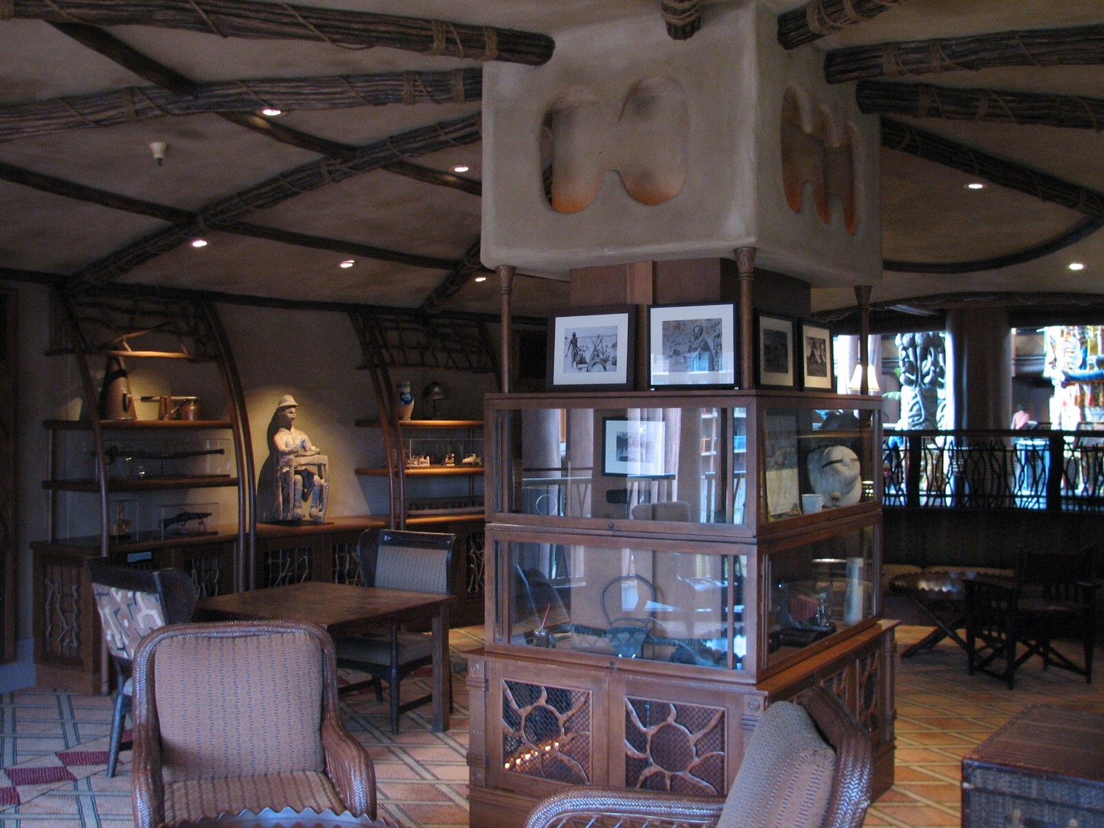 Sunset Savanna Overlook - Lounge