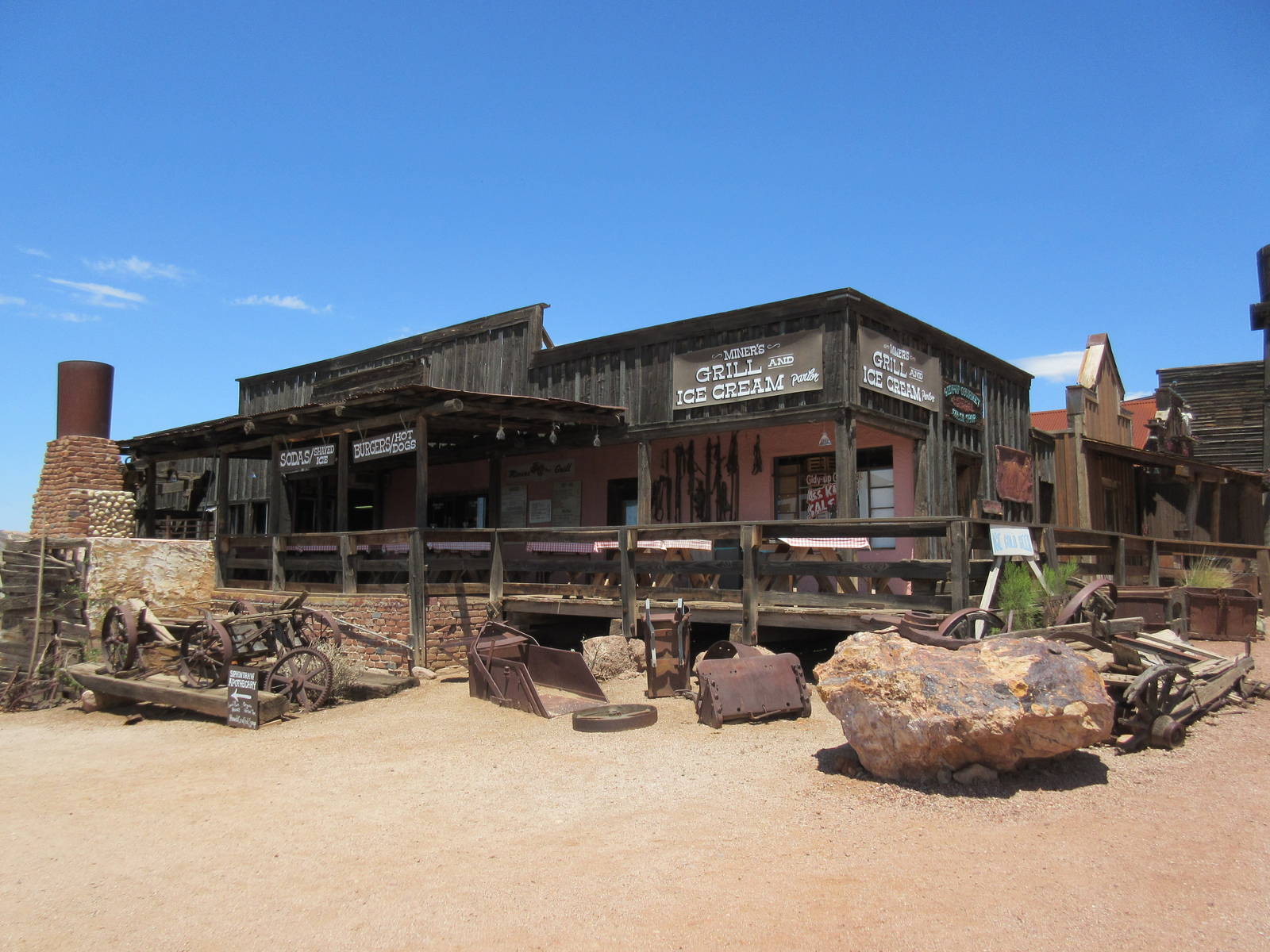 Superstition Serpentarium (Arizona) - Goldfield Ghost Town (Est. 1893)