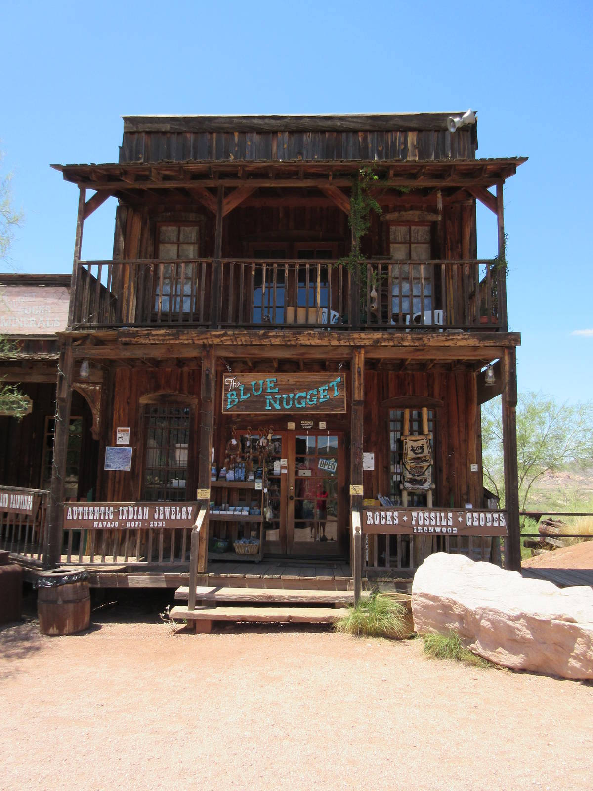 Superstition Serpentarium (Arizona) - Goldfield Ghost Town (Est. 1893)