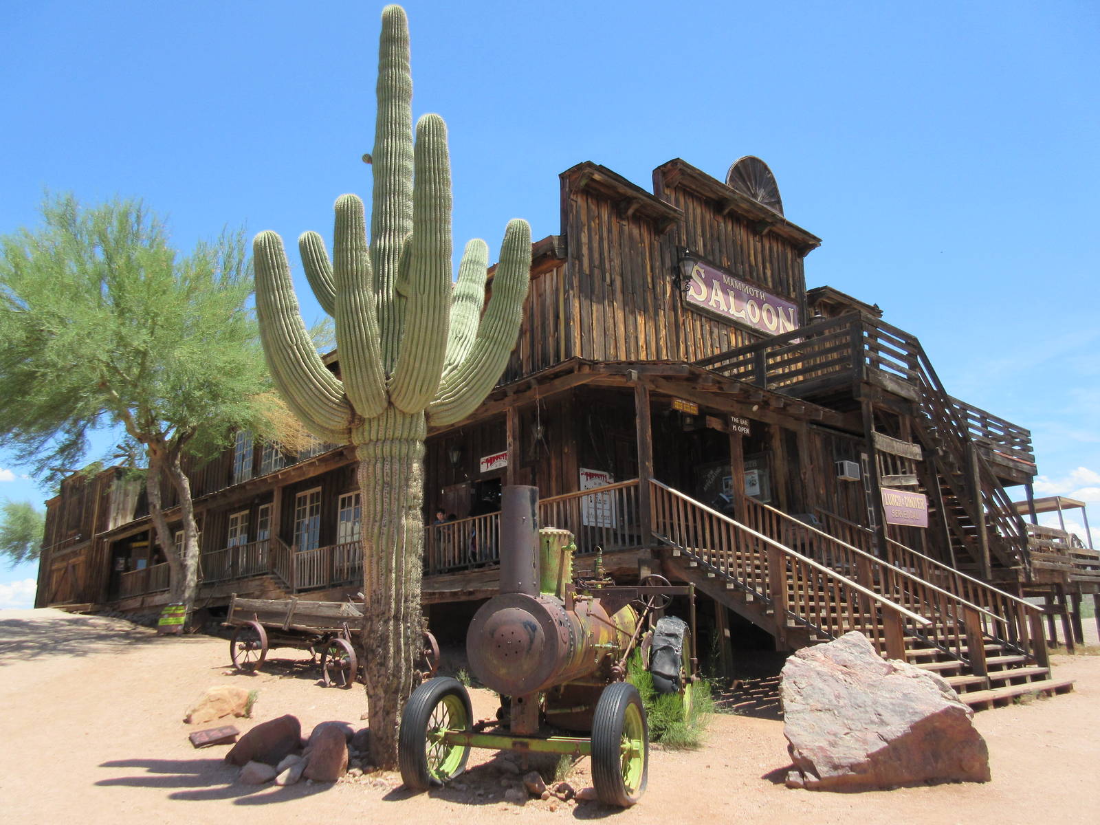 Superstition Serpentarium (Arizona) - Goldfield Ghost Town (Est. 1893)