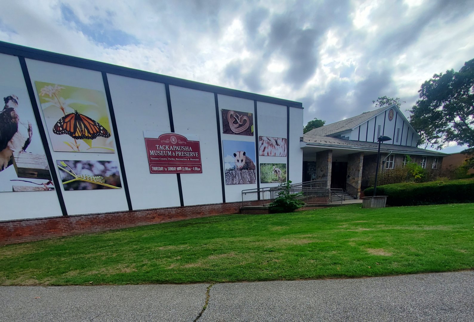 Tackapausha Museum & Preserve - Entrance