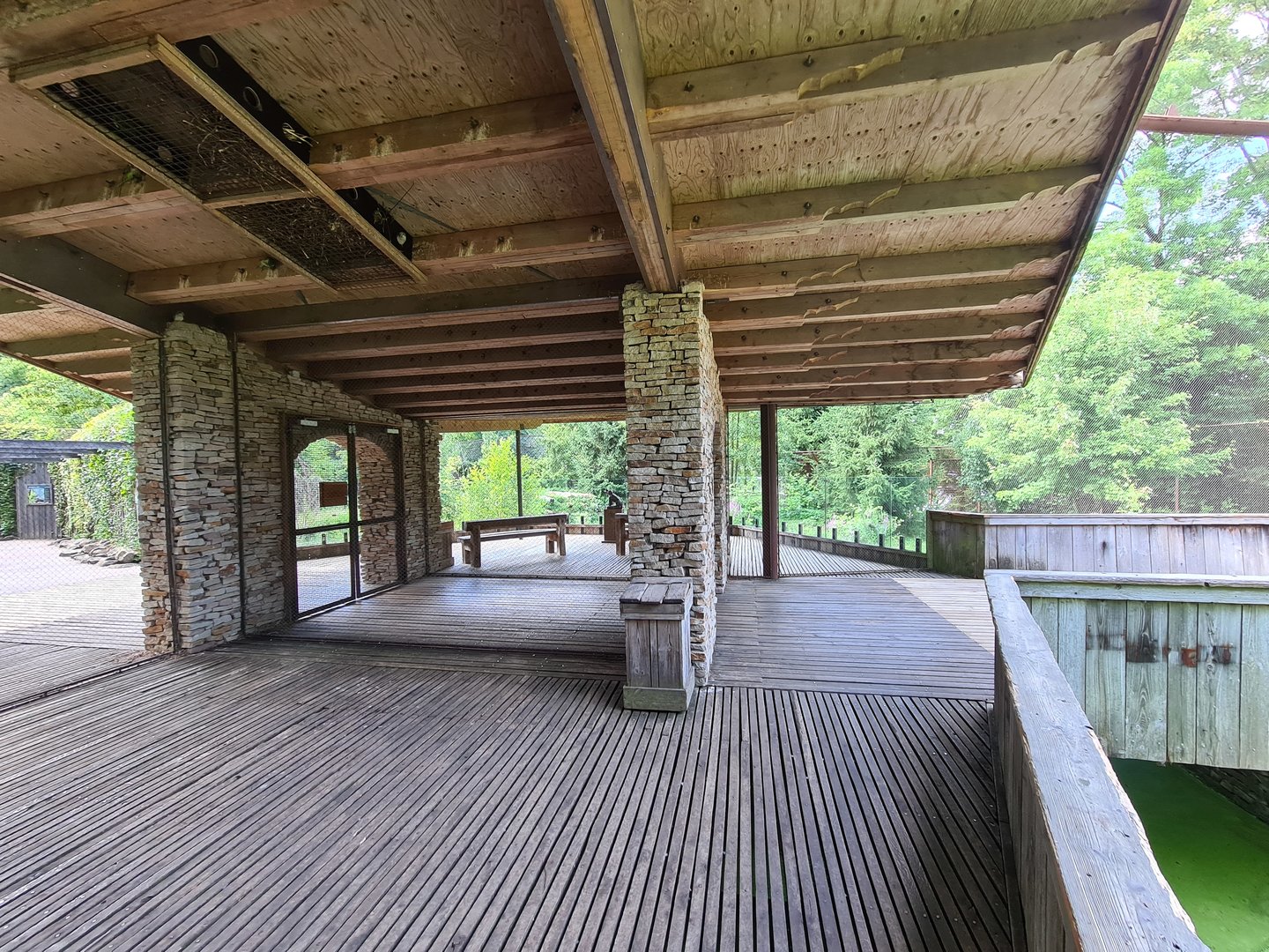 Taiga - Odd birds aviary exit tunnel