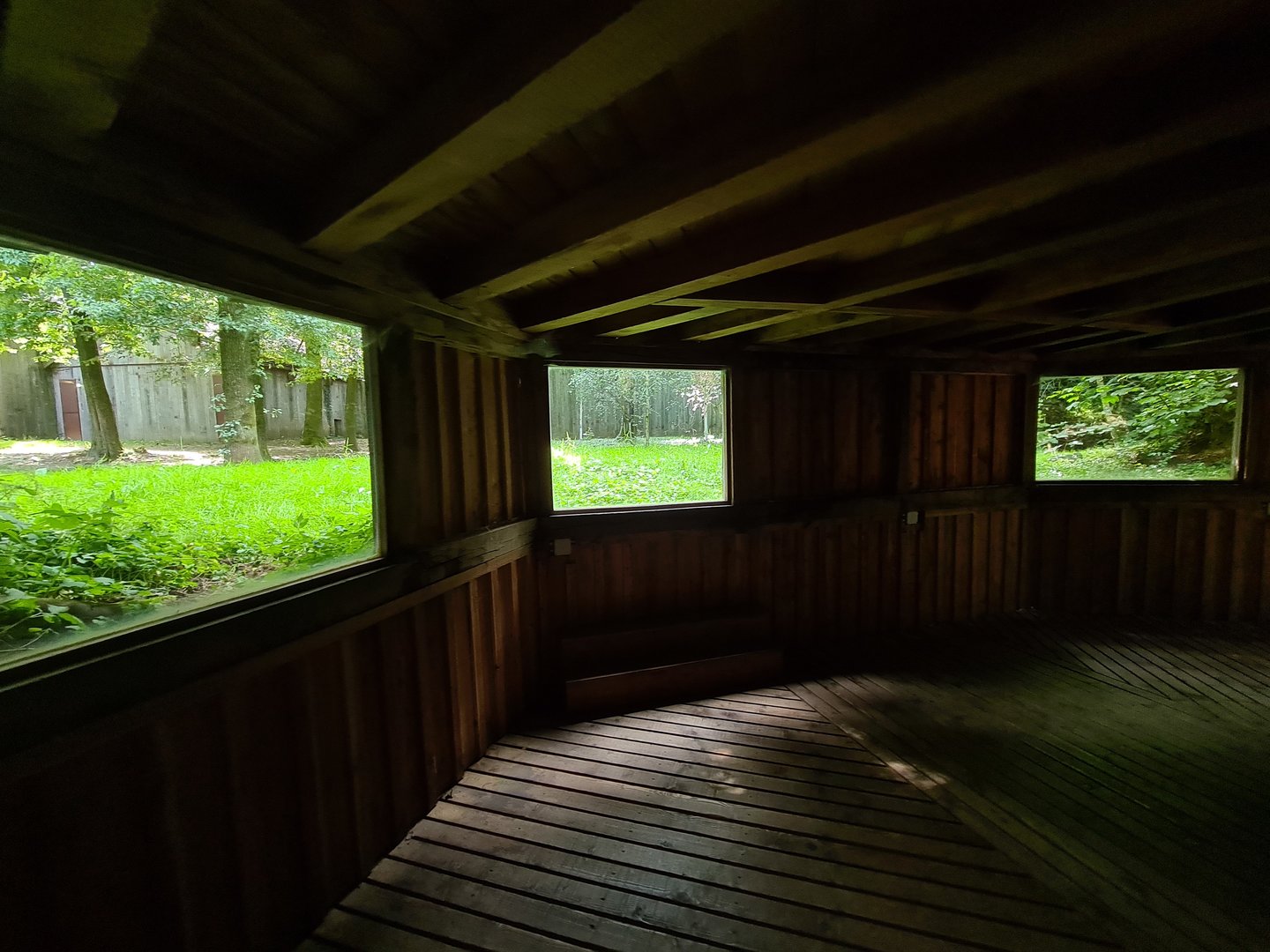 Taiga - Viewing tunnel through Wolf enclosure