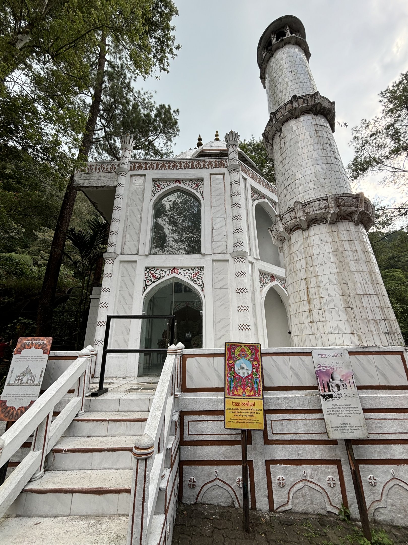 Taj Mahal - White Tiger Exhibit