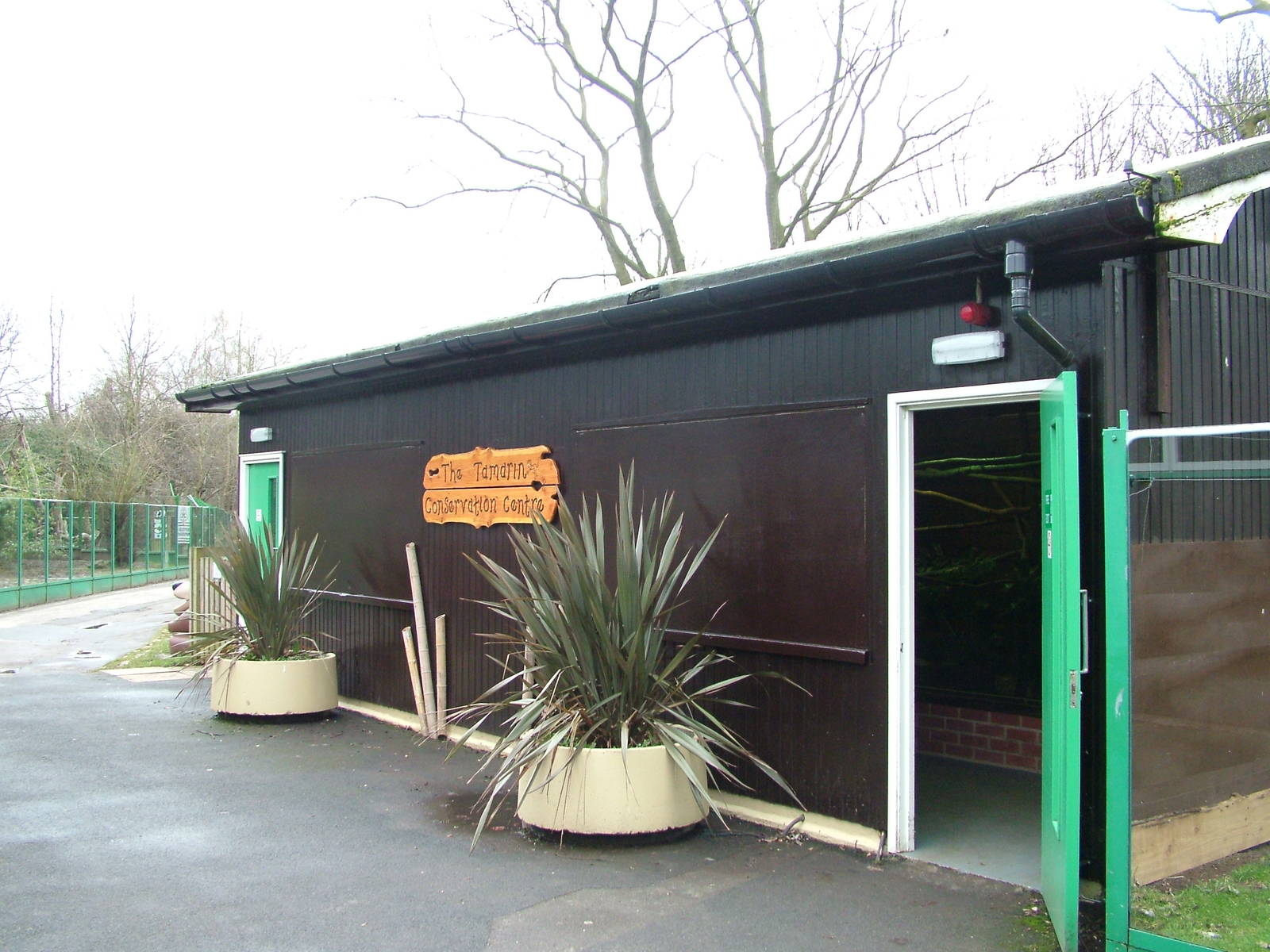 Tamarin exhibit exterior at Birmingham Nature Centre 28/02/10