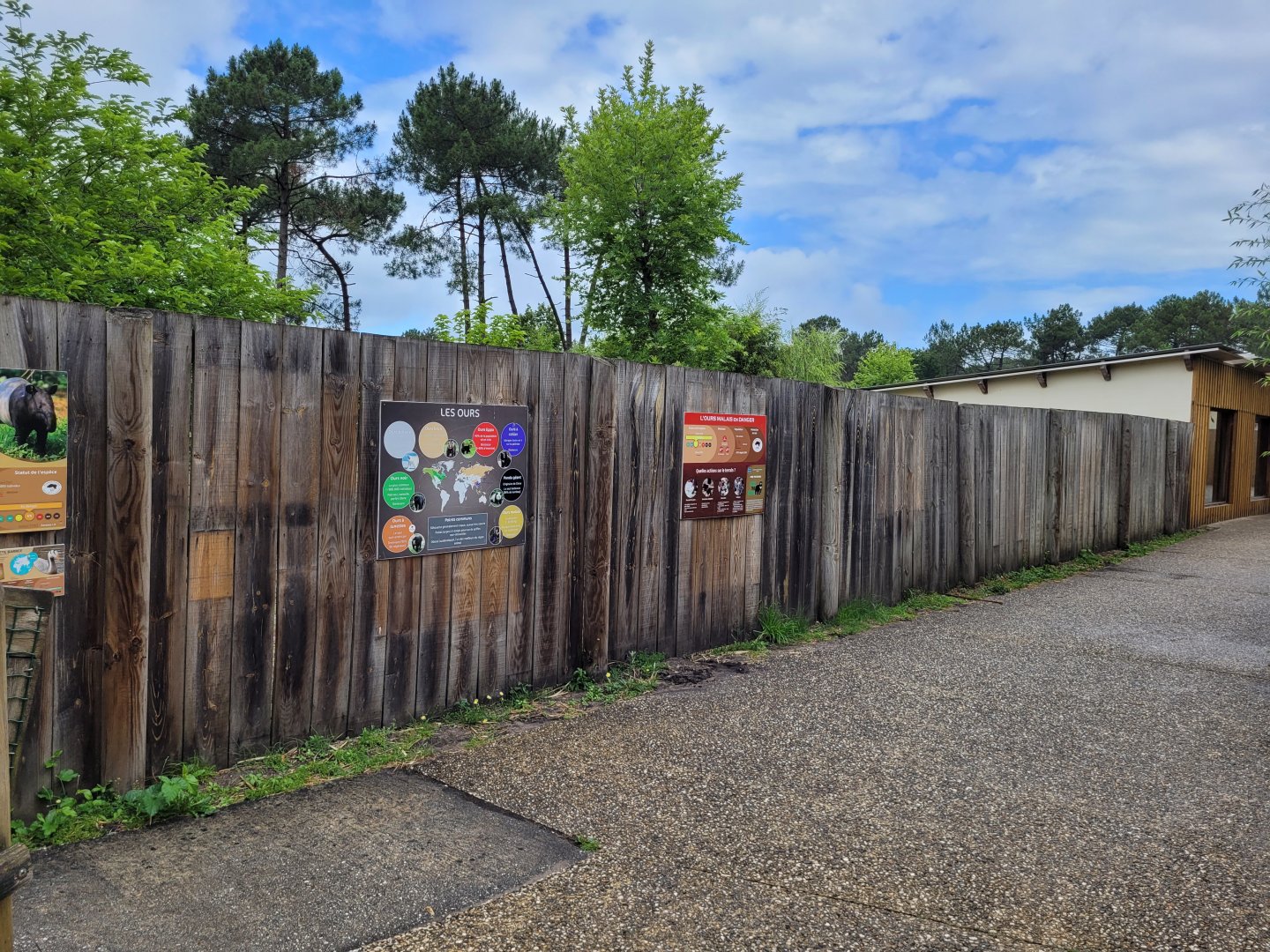 Tapir and sun bear signs -Zoo du bassin d'Arcachon (2024)