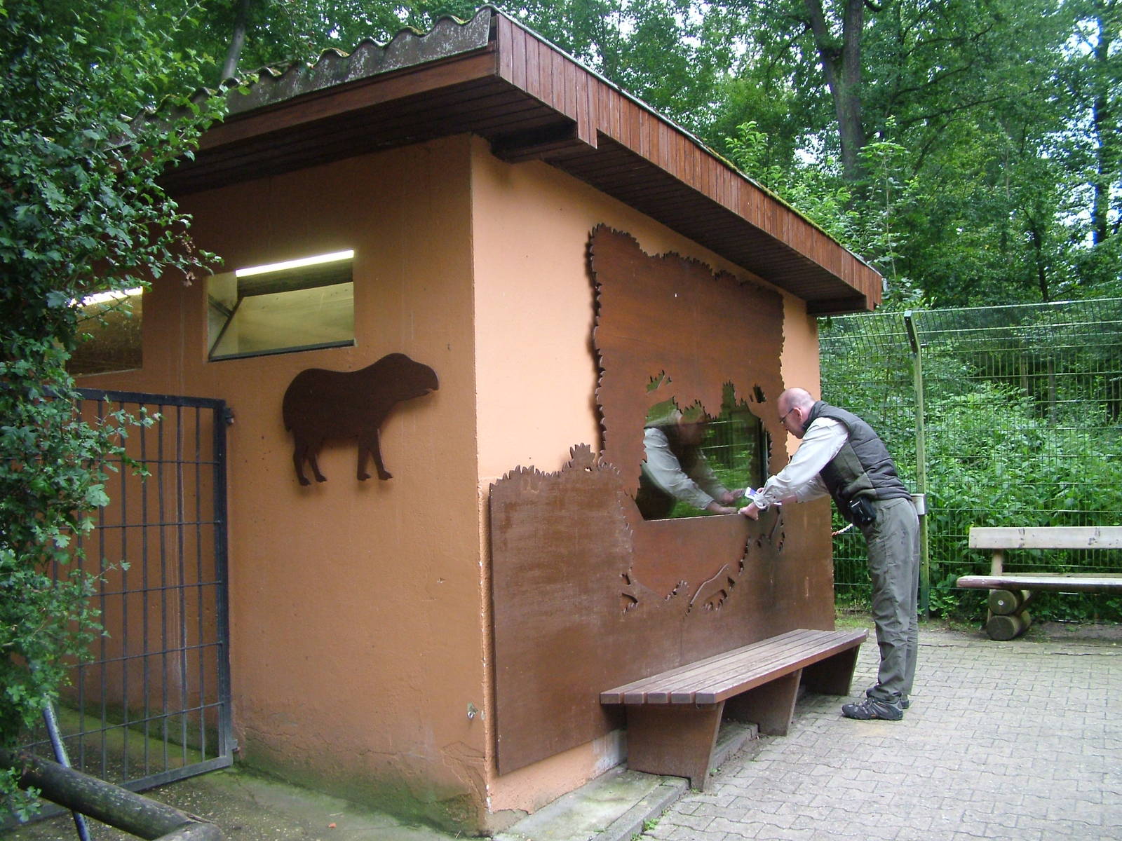 Tapir/Capybara House at Darmstadt, 30/08/10