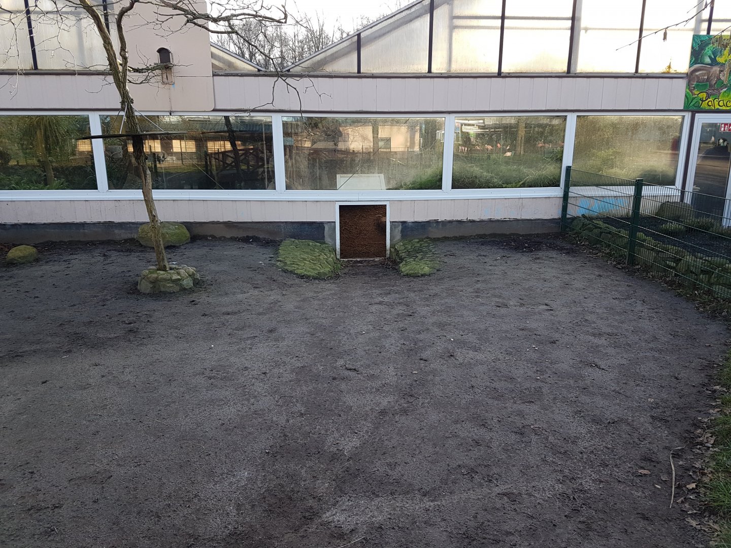 Tapir-entrance Paradieshalle