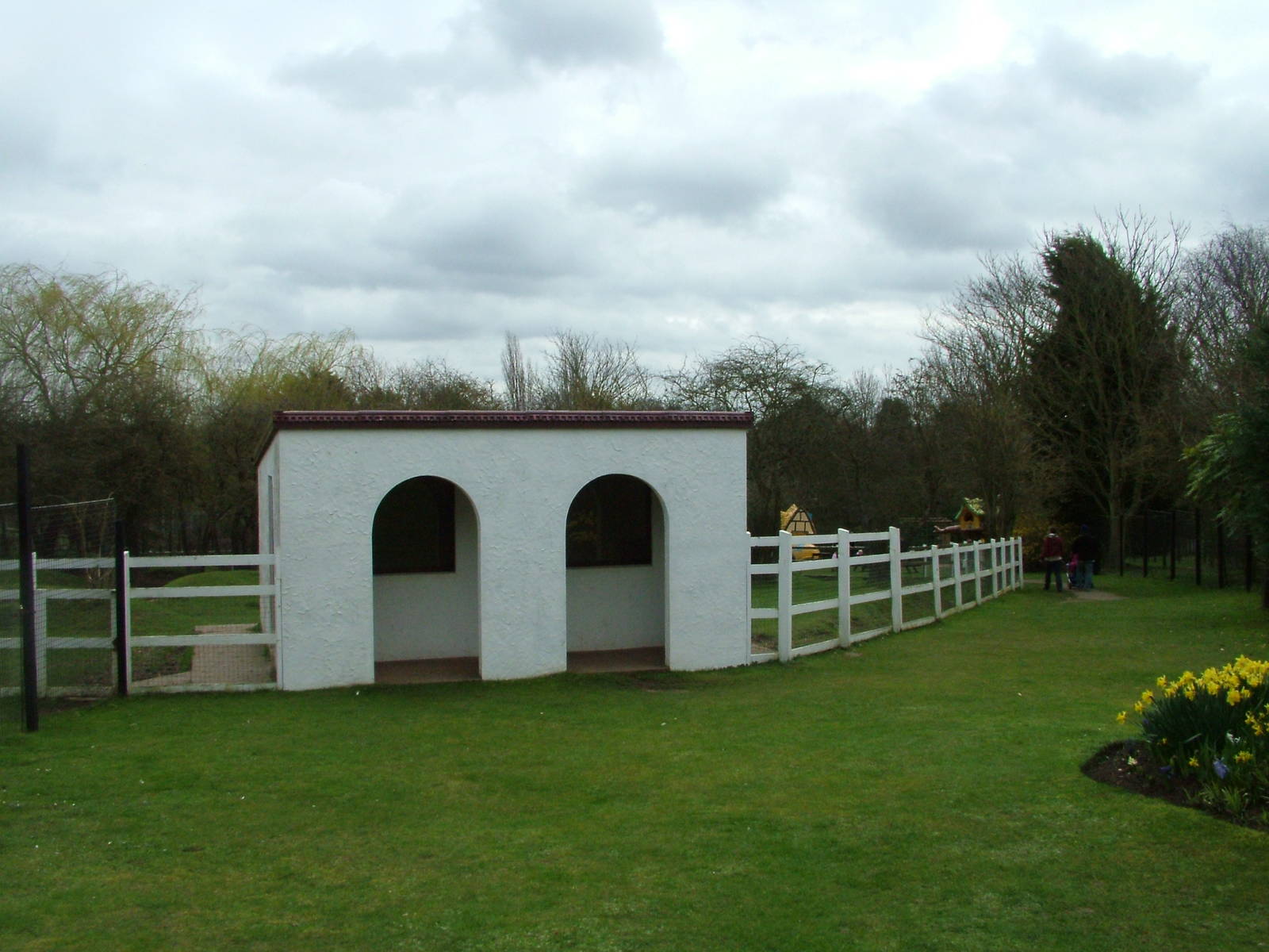 Tapir stabling at Linton 05/04/10
