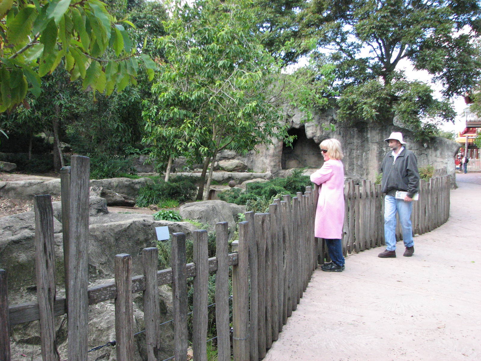 Taronga Zoo 2007 - Front of the Kodiak Bear exhibit