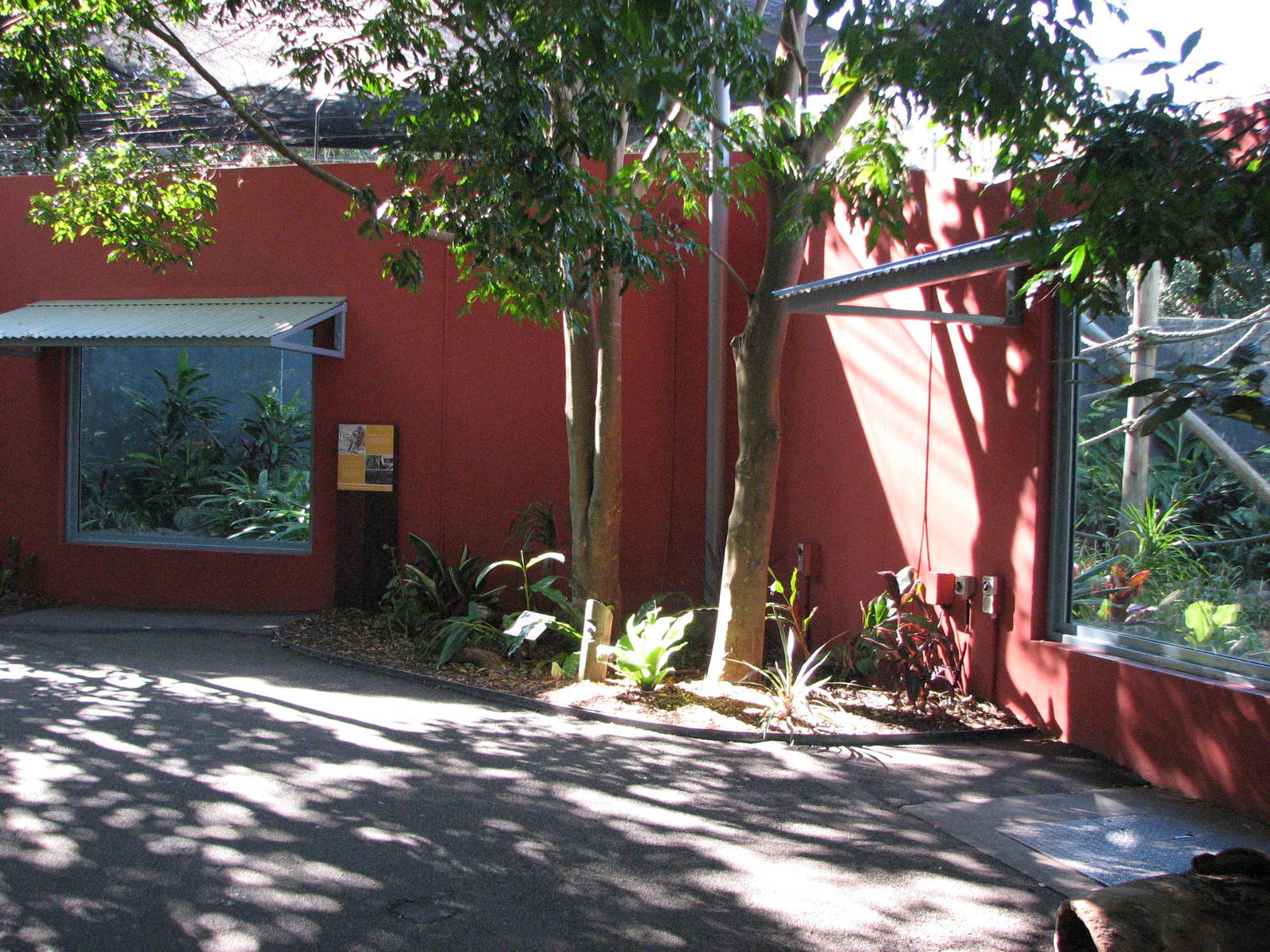Taronga Zoo 2007 - Front of the Sumatran Orangutan exhibit