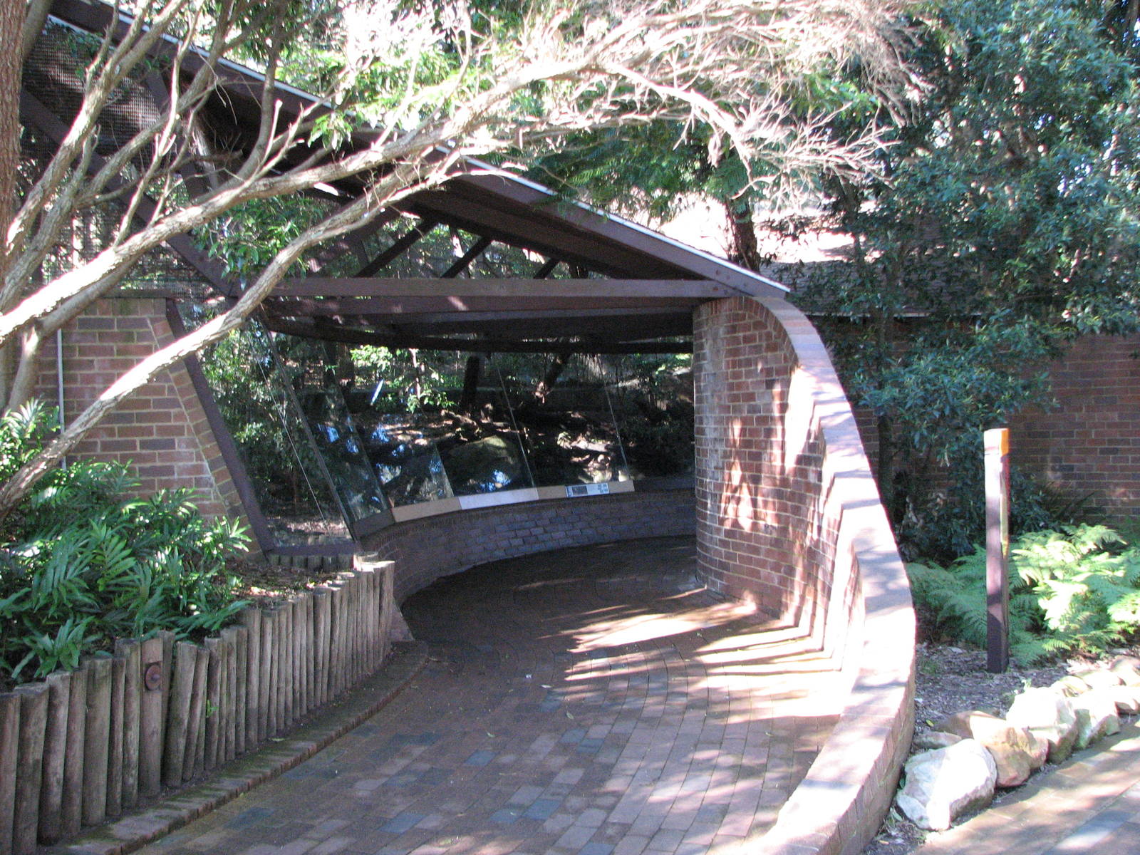Taronga Zoo 2007 - Front of the Tasmanian Devil exhibit