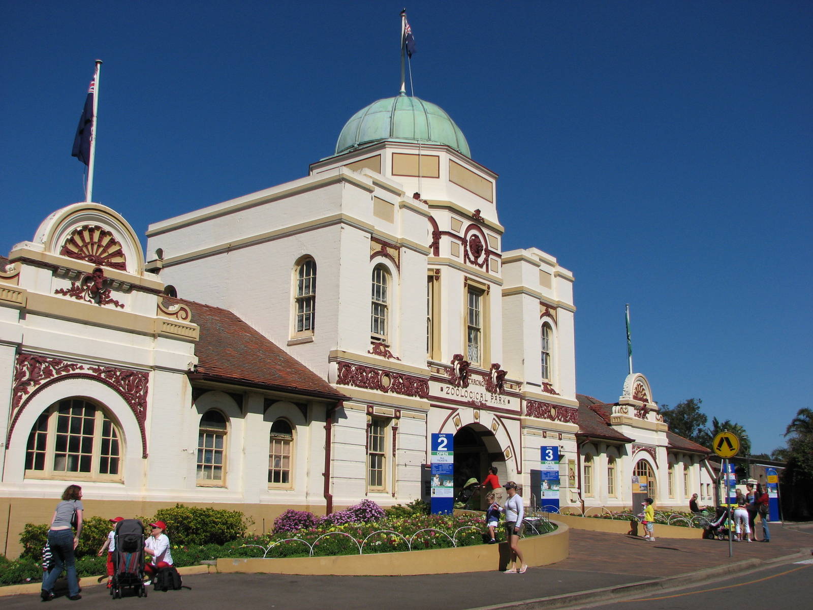 Taronga Zoo 2007 - Historic main gate
