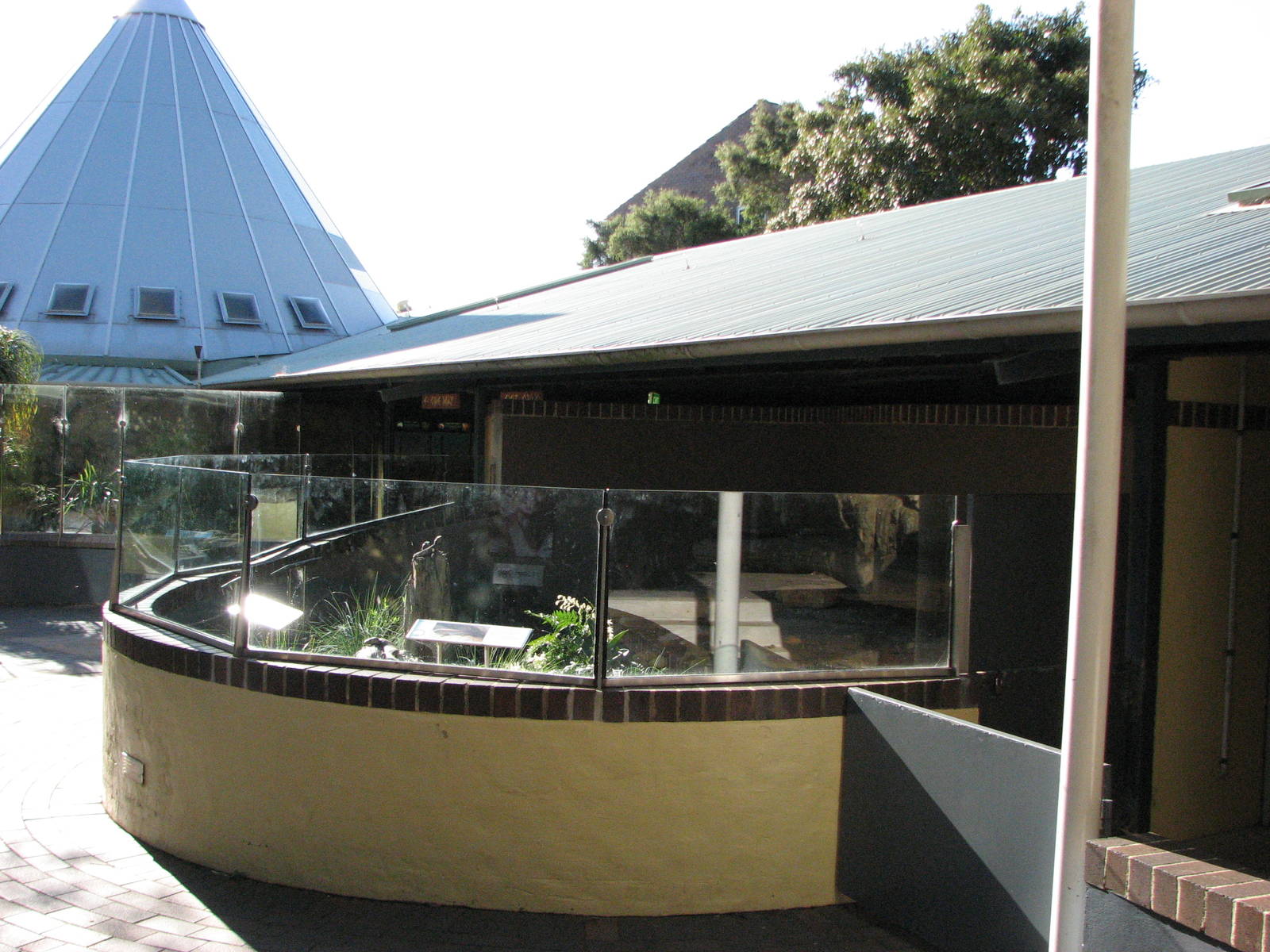 Taronga Zoo 2007 - Outdoor exhibit at the Reptile House