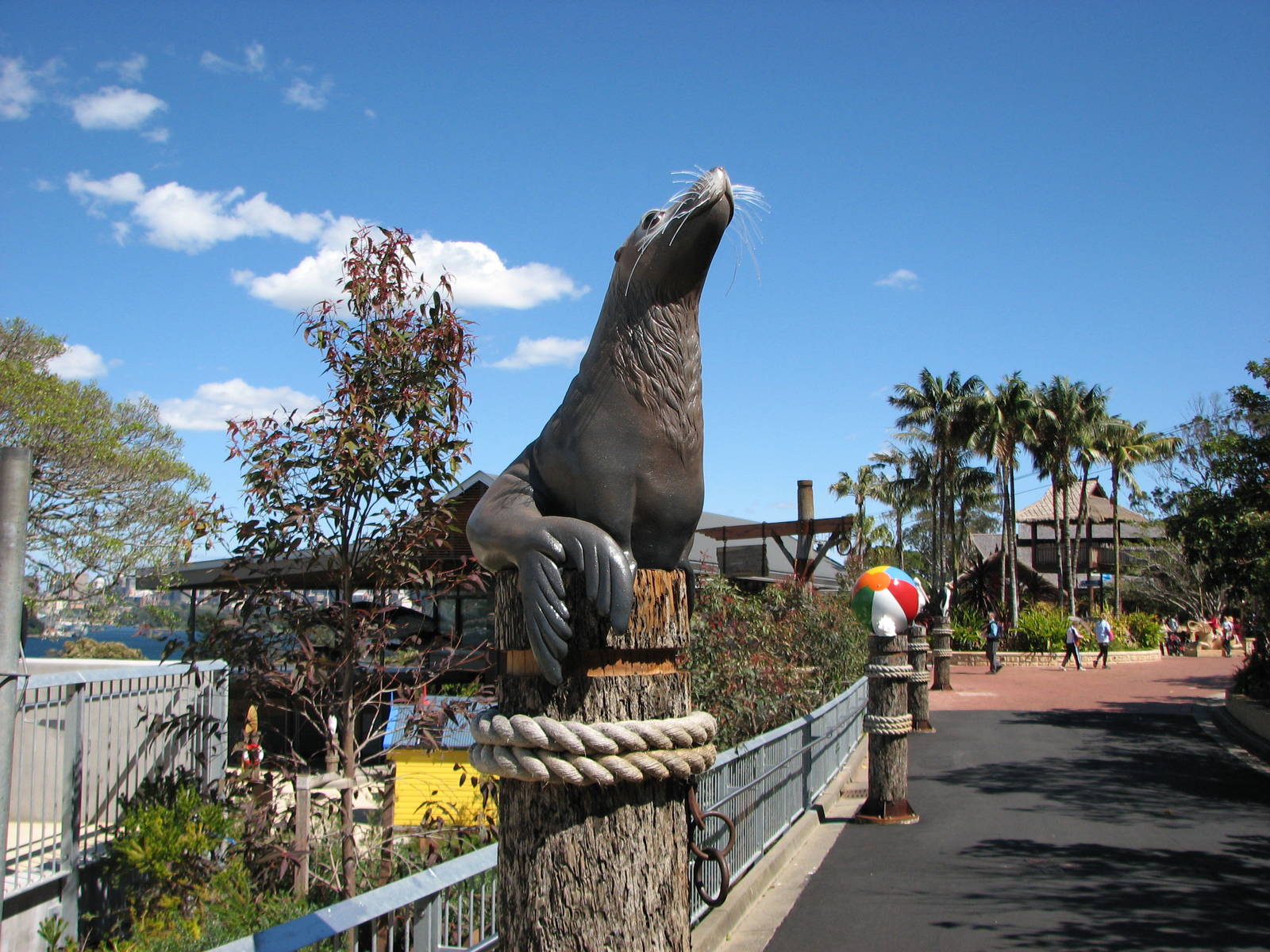 Taronga Zoo 2007 - Statue as part of the upcoming Great Southern Oceans