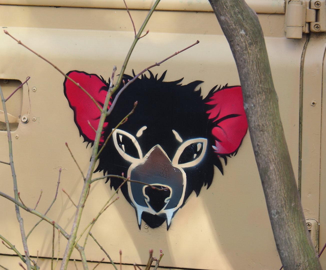 Tasmanian devil artwork on outback vehicle theming, 2022-04-12