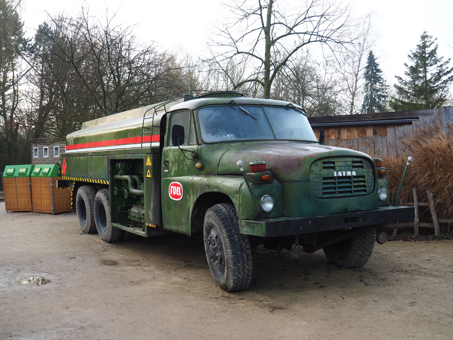 Tatra fuel truck theming, 2019-12-28