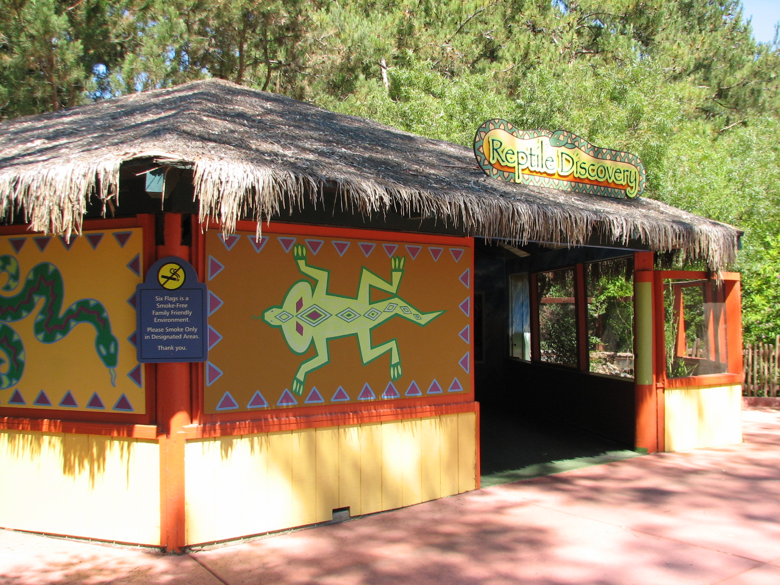 Tavas Jungleland - Reptile Discovery - Exterior