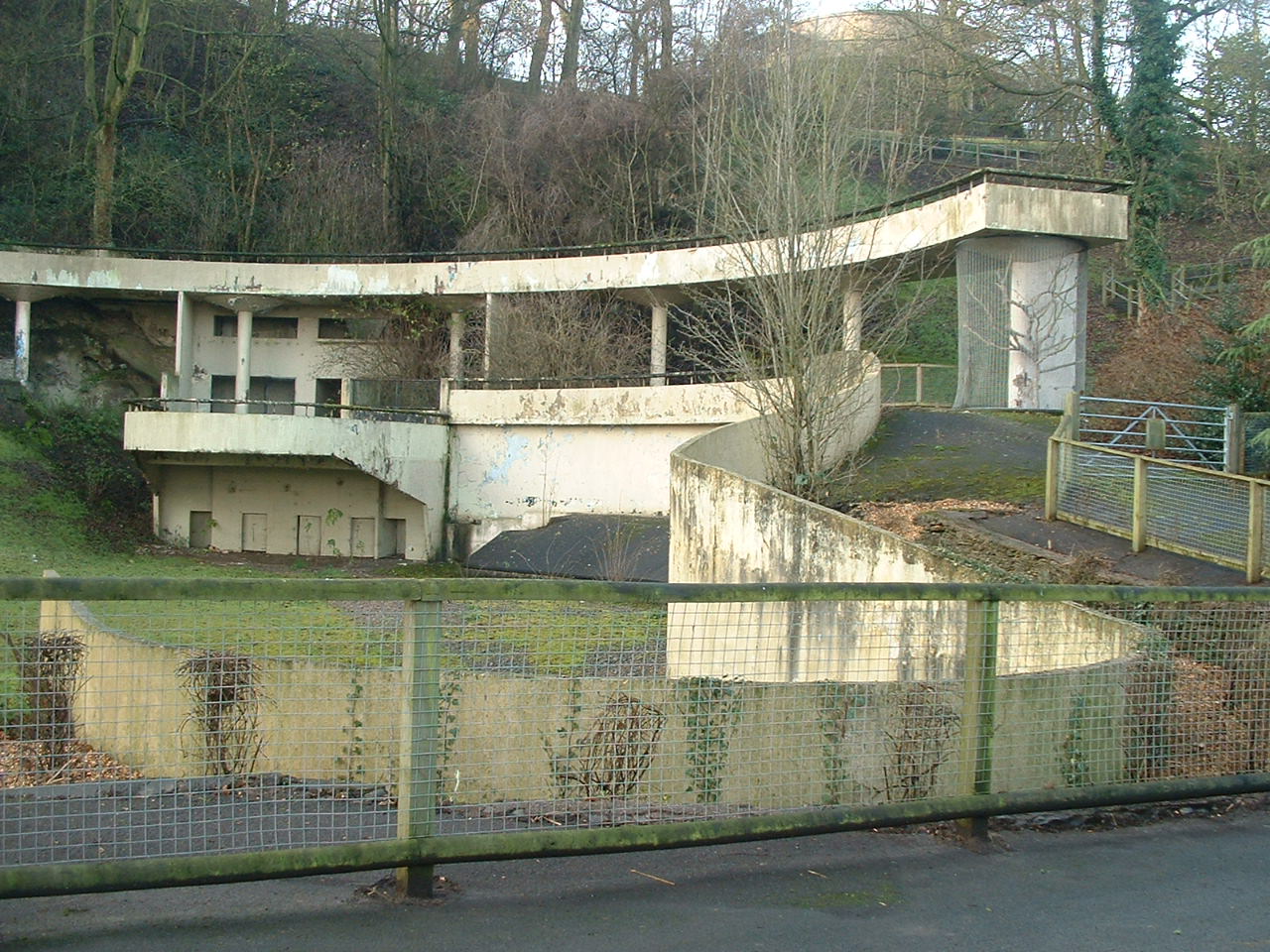 Tecton Bear Ravine Viewing Platform & Bear House - Dudley Zoo 2006