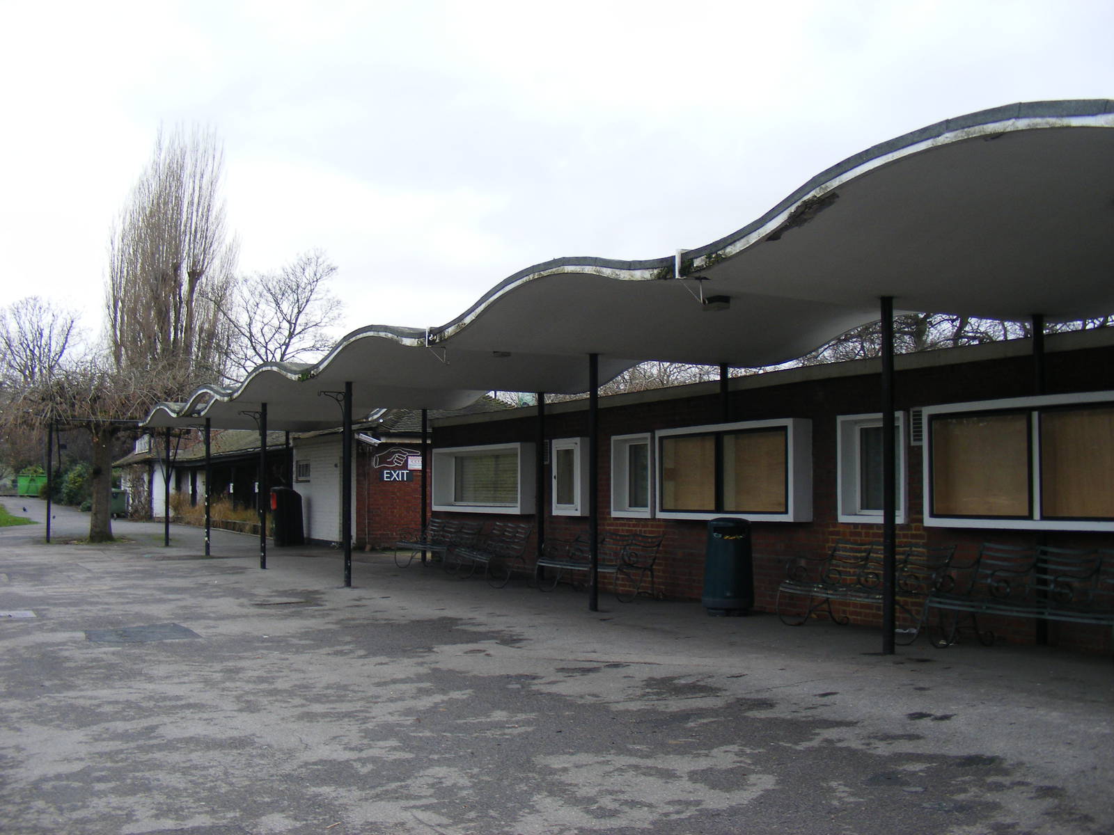 Tecton North Gate Kiosk at London Zoo, 15 January 2011