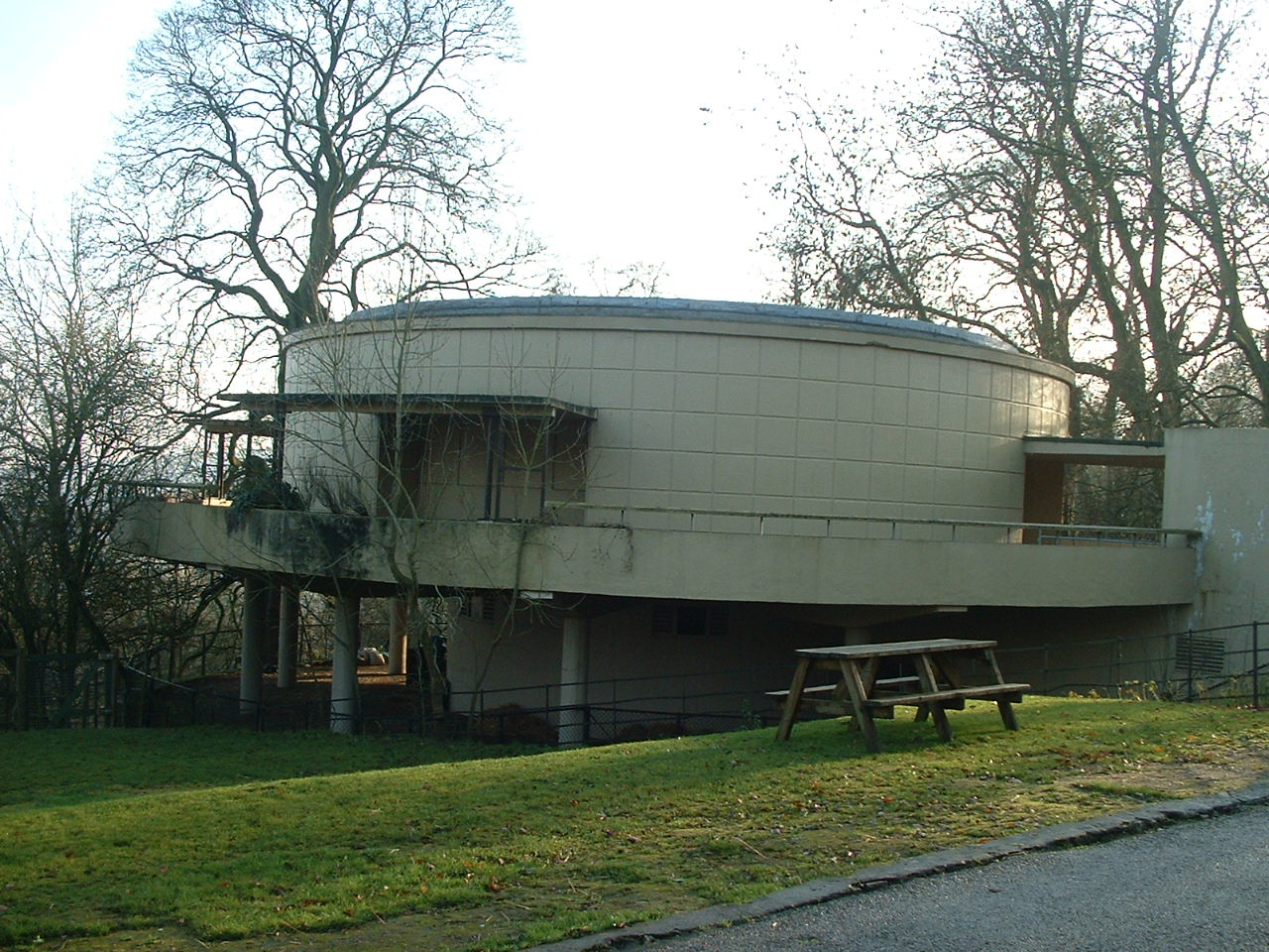 Tecton Tropical Bird House - Dudley Zoo 2006