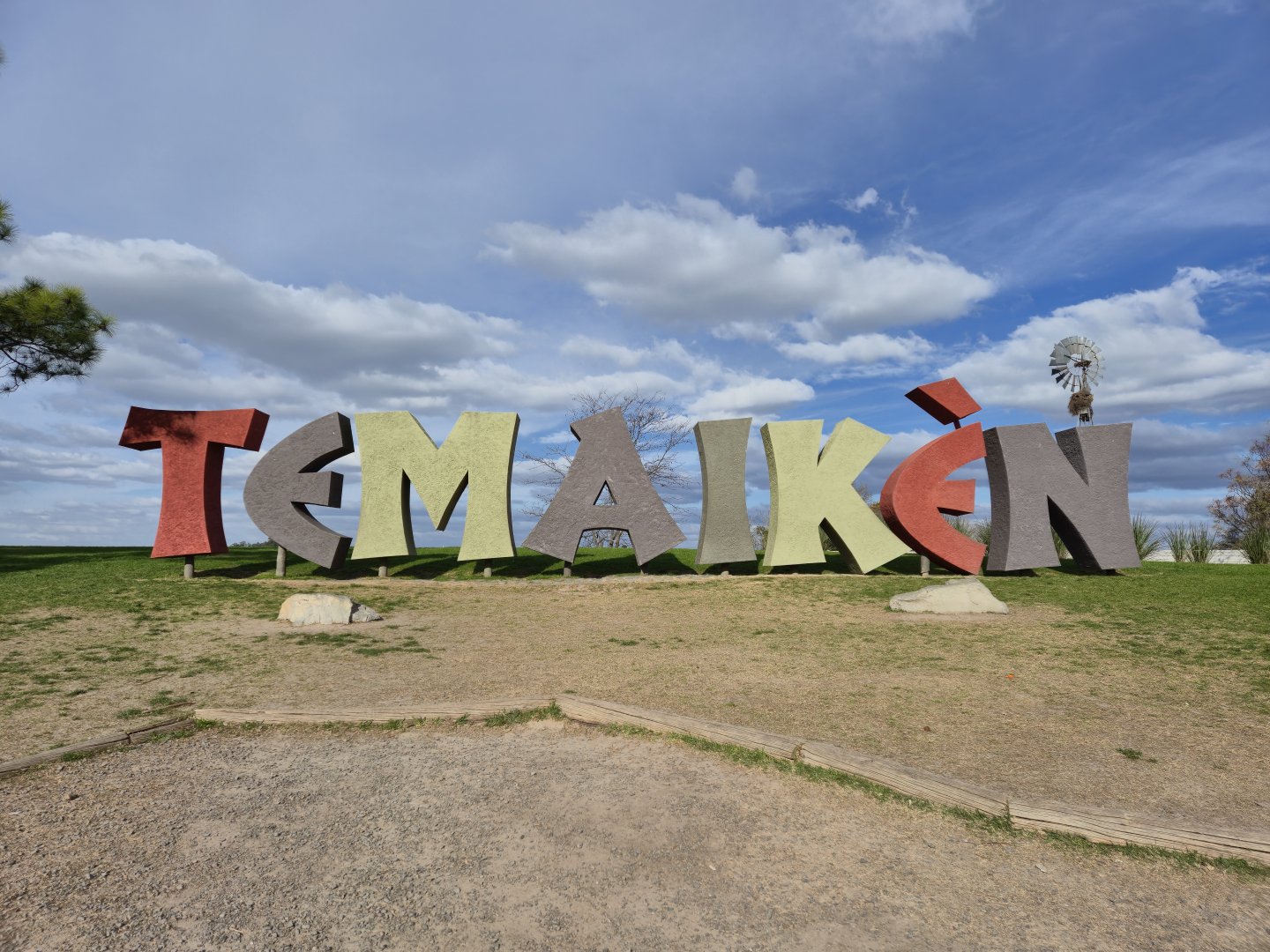 Temaiken Sign
