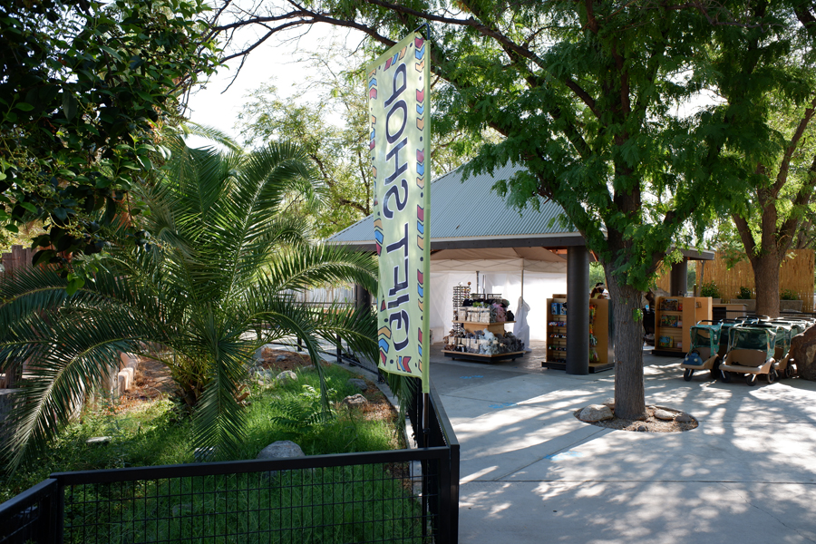 temporary outdoor gift shop