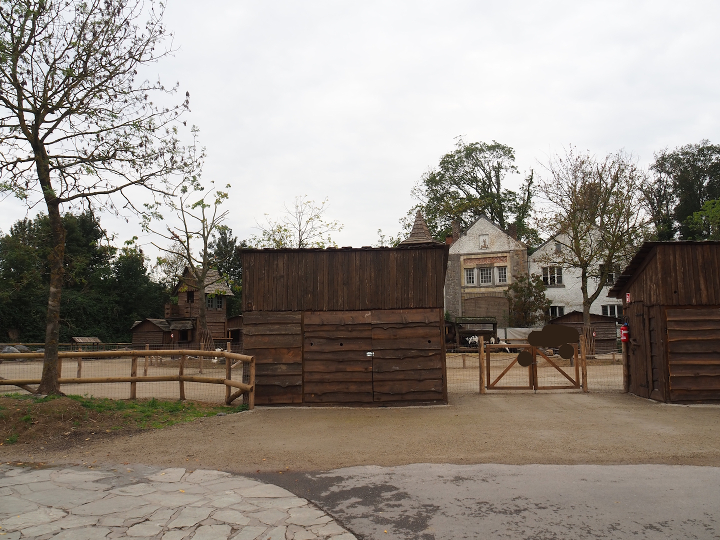 Temporary petting zoo paddock entrance, 2023-10-13