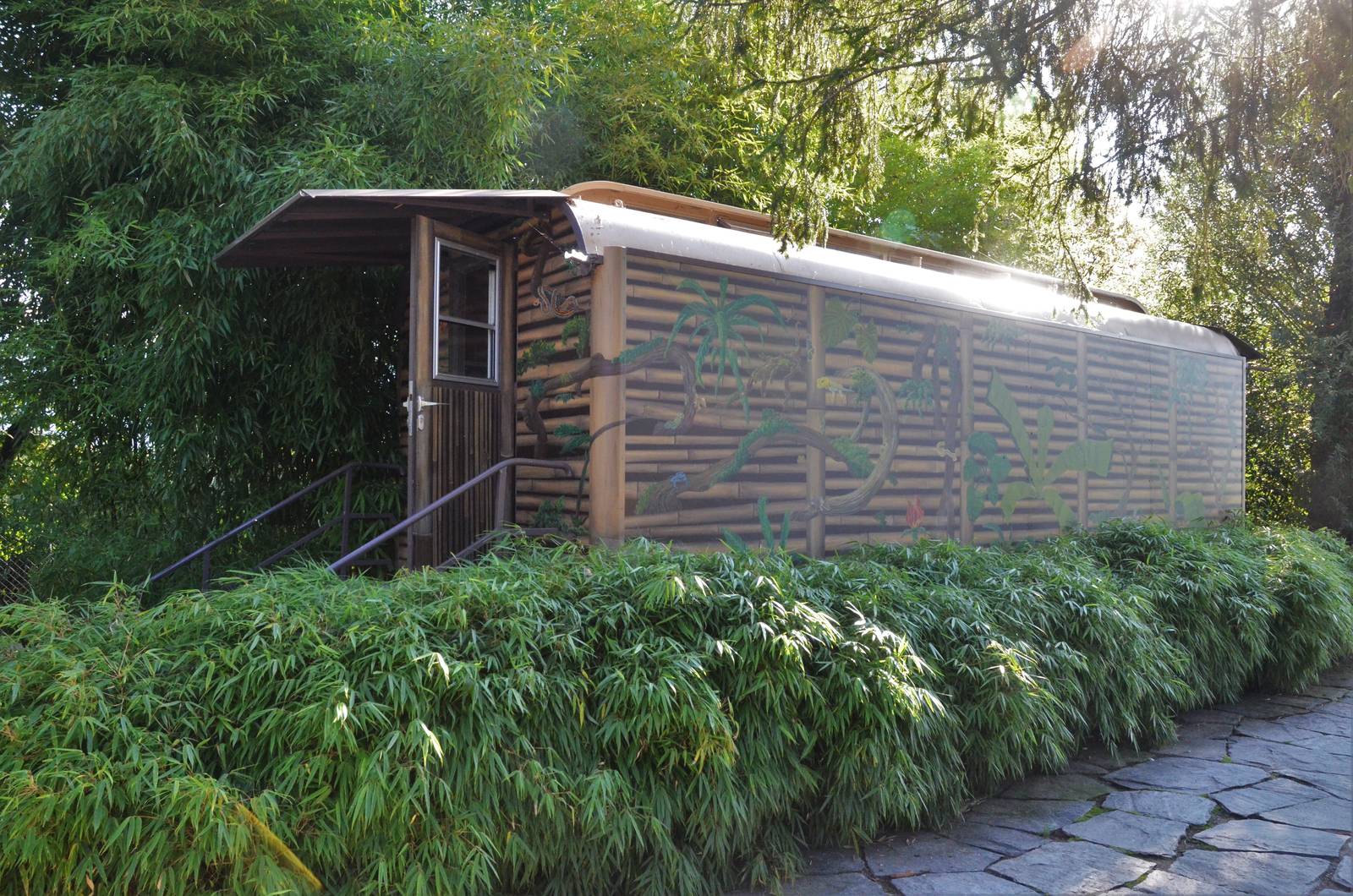 Terrarium (Converter Circus Wagon) at Knie Kinderzoo, 11/09/16