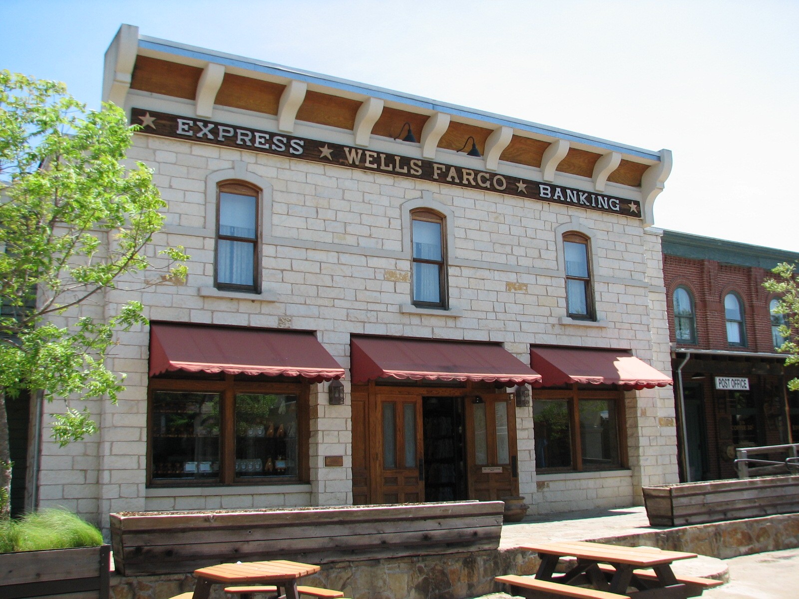 Texas Wild! - Texas Town - Bluebonnet Cafe