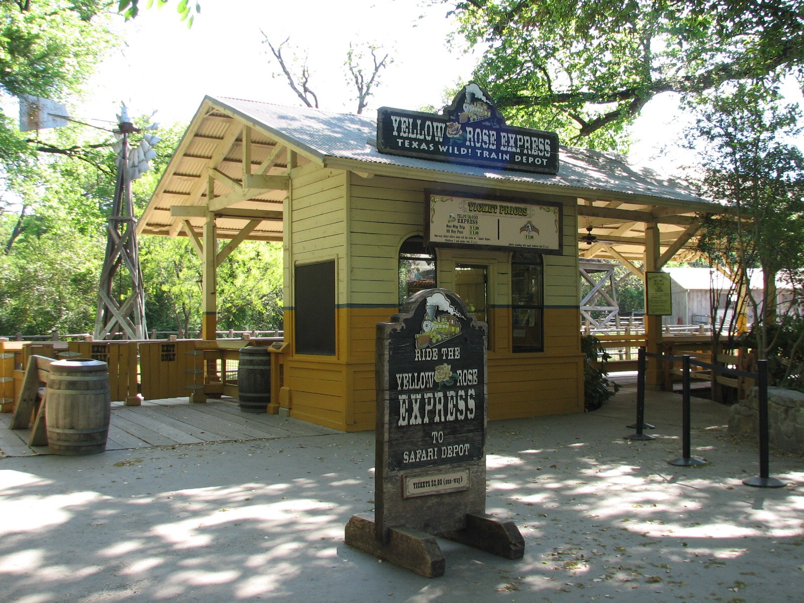 Texas Wild! - Texas Town - Yellow Rose Express Depot