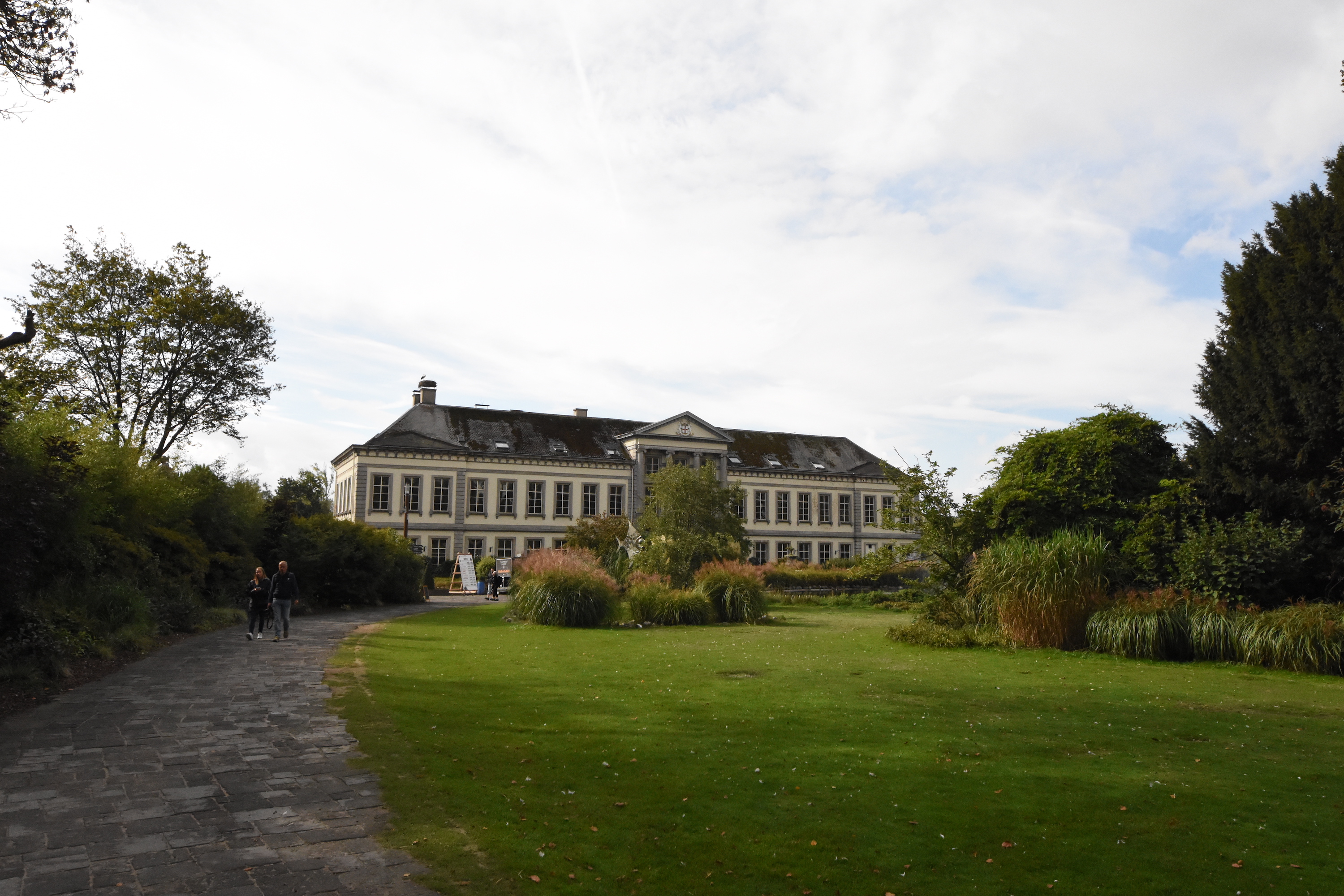 The aquarium building