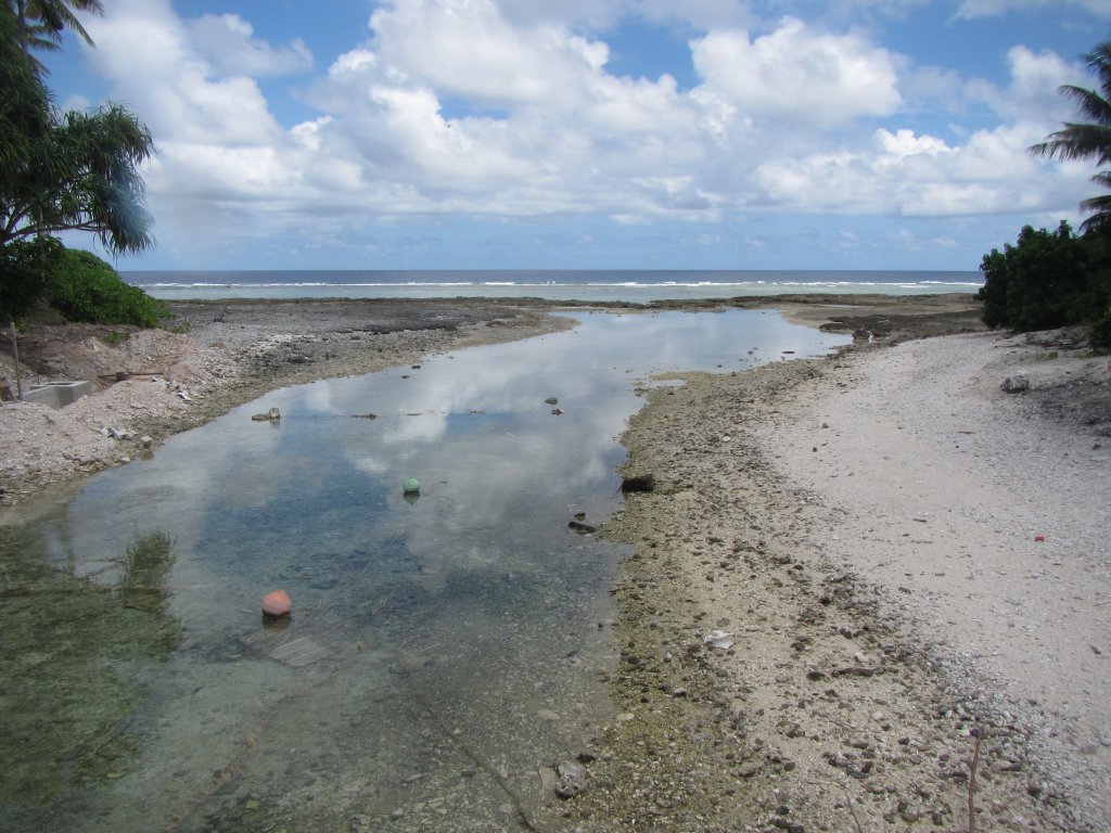The Channel heading toward the reef-flat, taken from the bridge