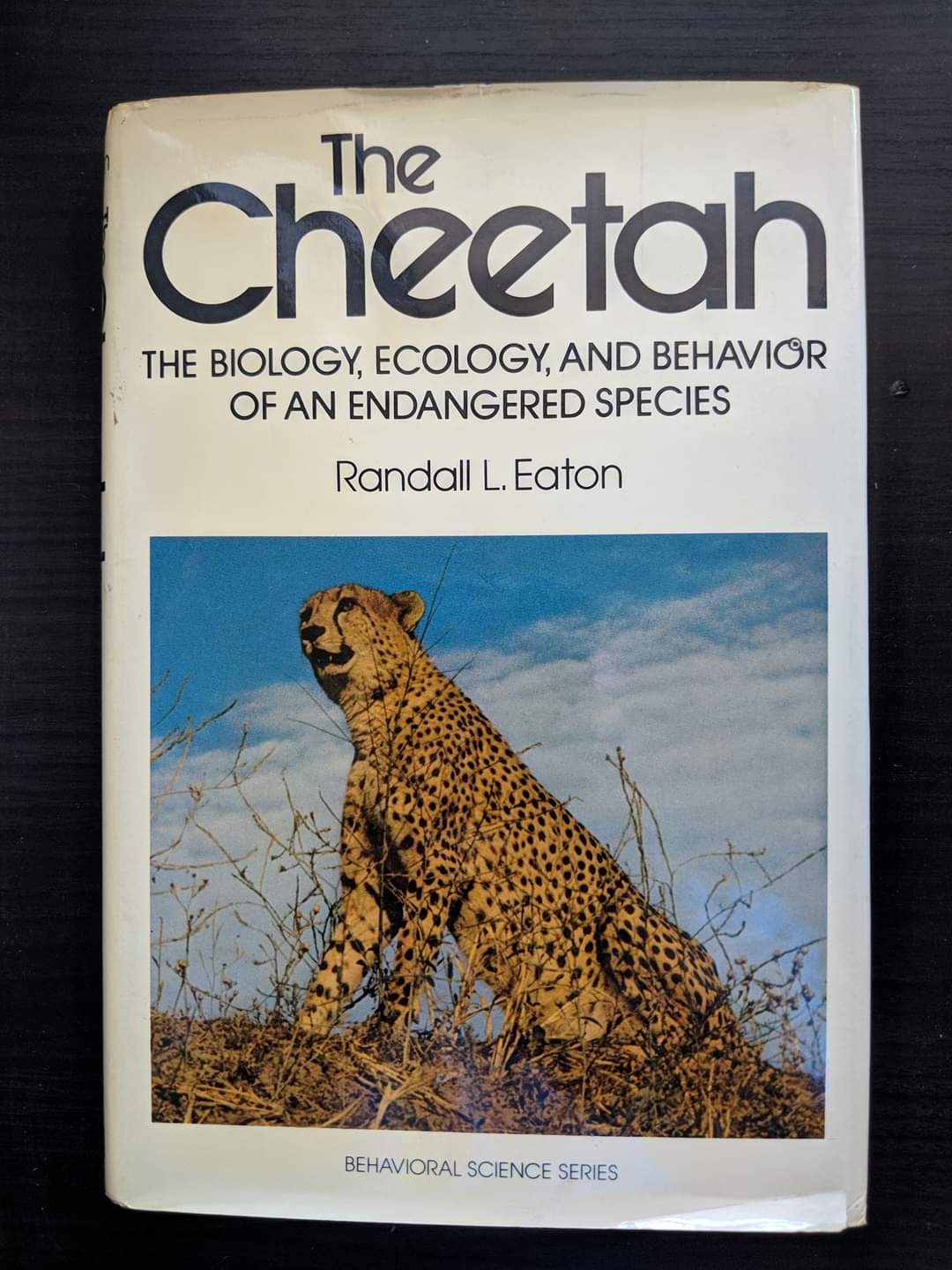 The Cheetah: The Biology, Ecology, and Behavior of an Endangered Species
