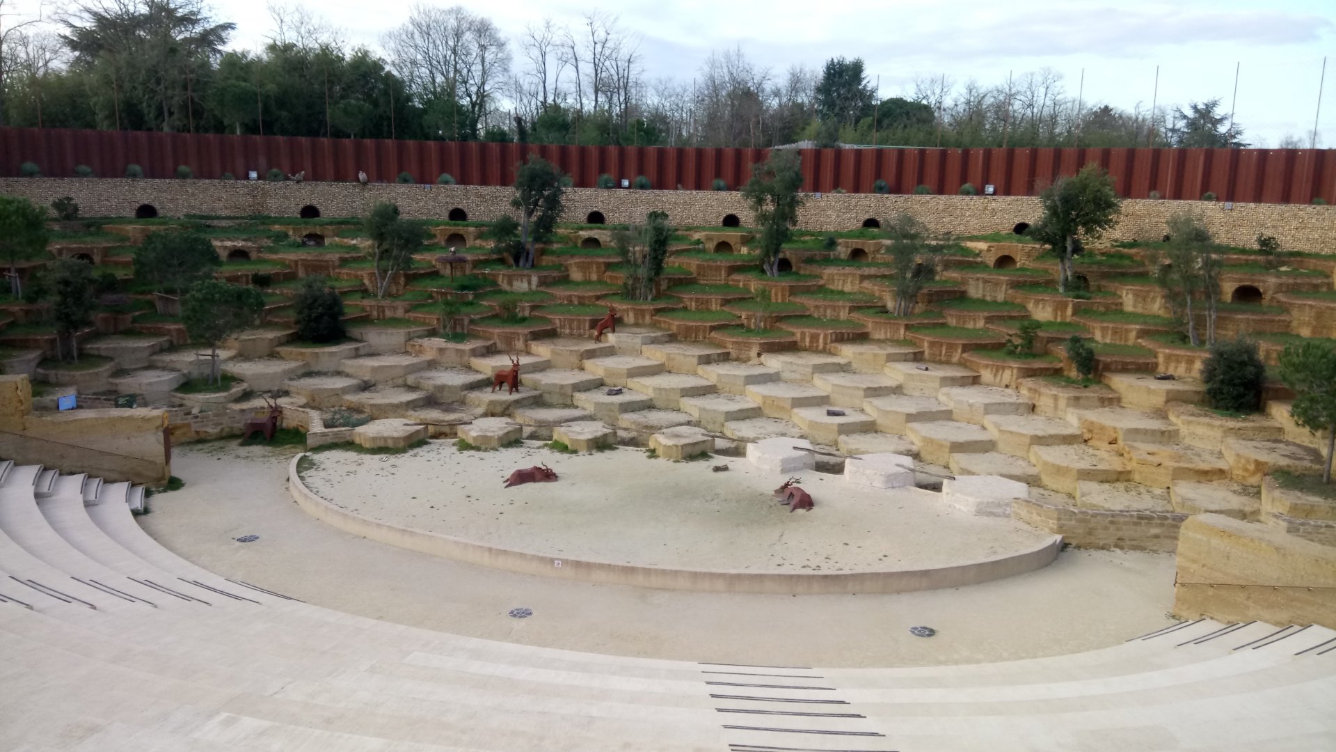 The ghosts of the Himalayas - Vultures amphitheater