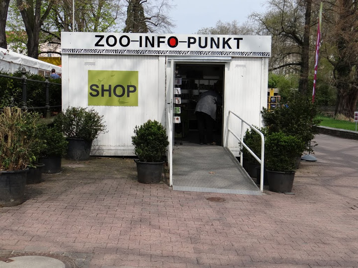 The information desk and the shop to the duration of the repair