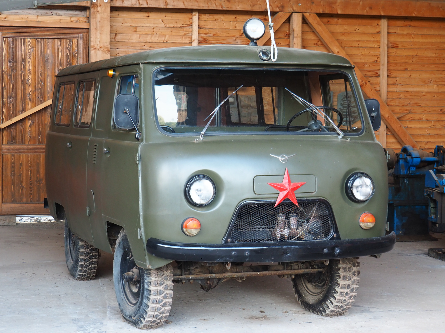 The Land of the Cold theming - Russian vehicle in the Golden Eagle Aviation hangar, 2019-10-04