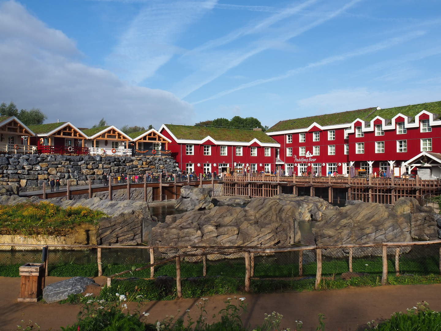 The Last Frontier - Steller's sea lion exhibit and The Paddling Bear hotel, 2019-10-04