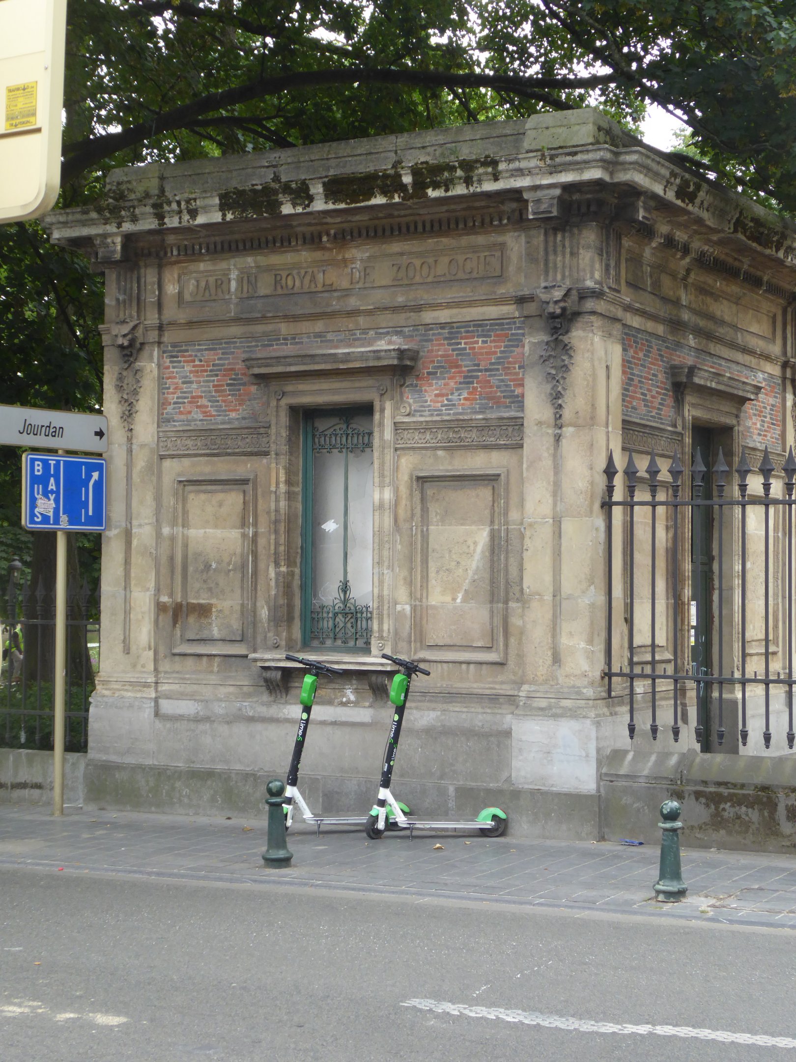 The last remnant of the old Brussels Zoo - left gatehouse