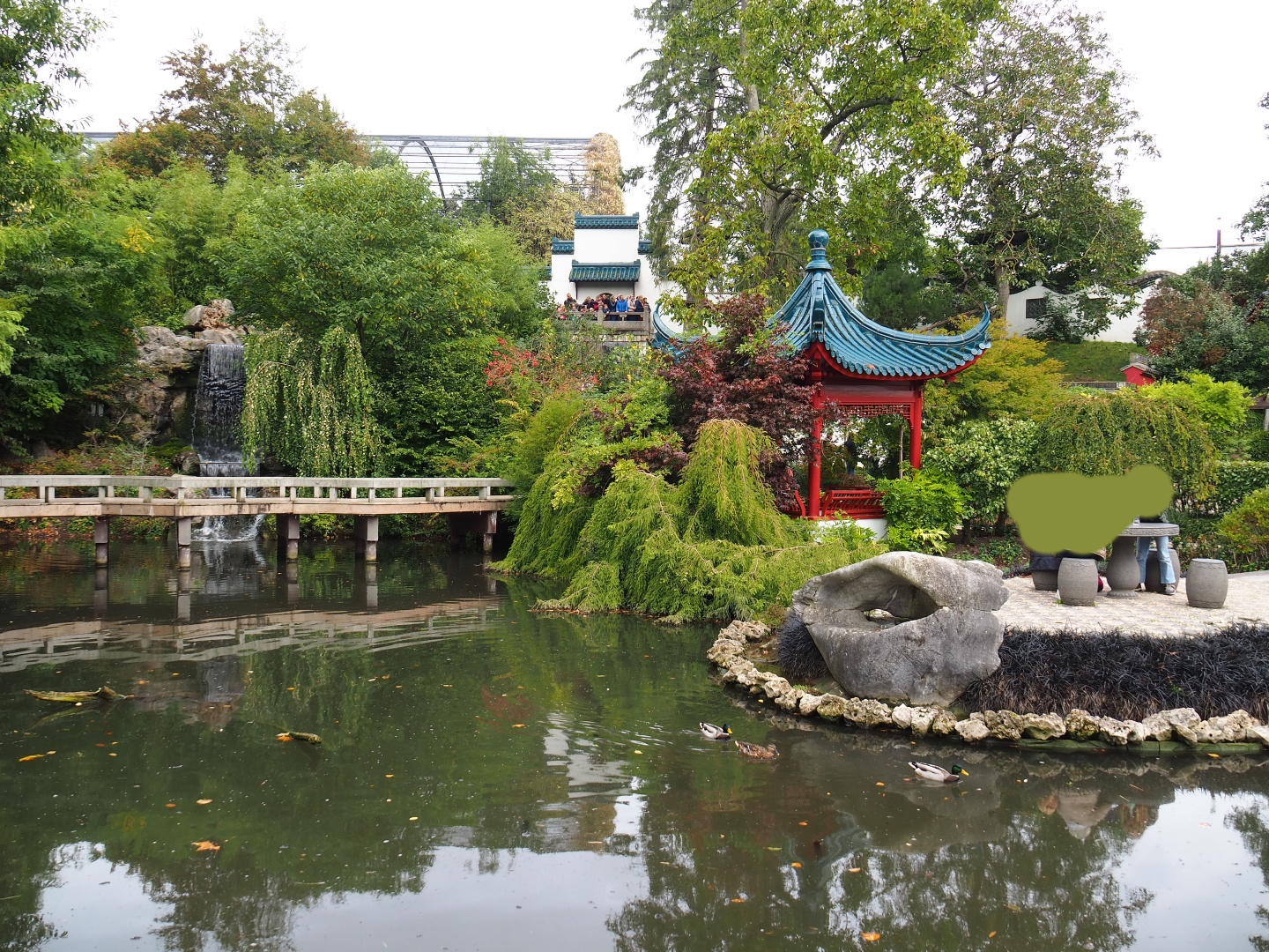 The Middle Kingdom - View in the Chinese gardens, 2019-10-05